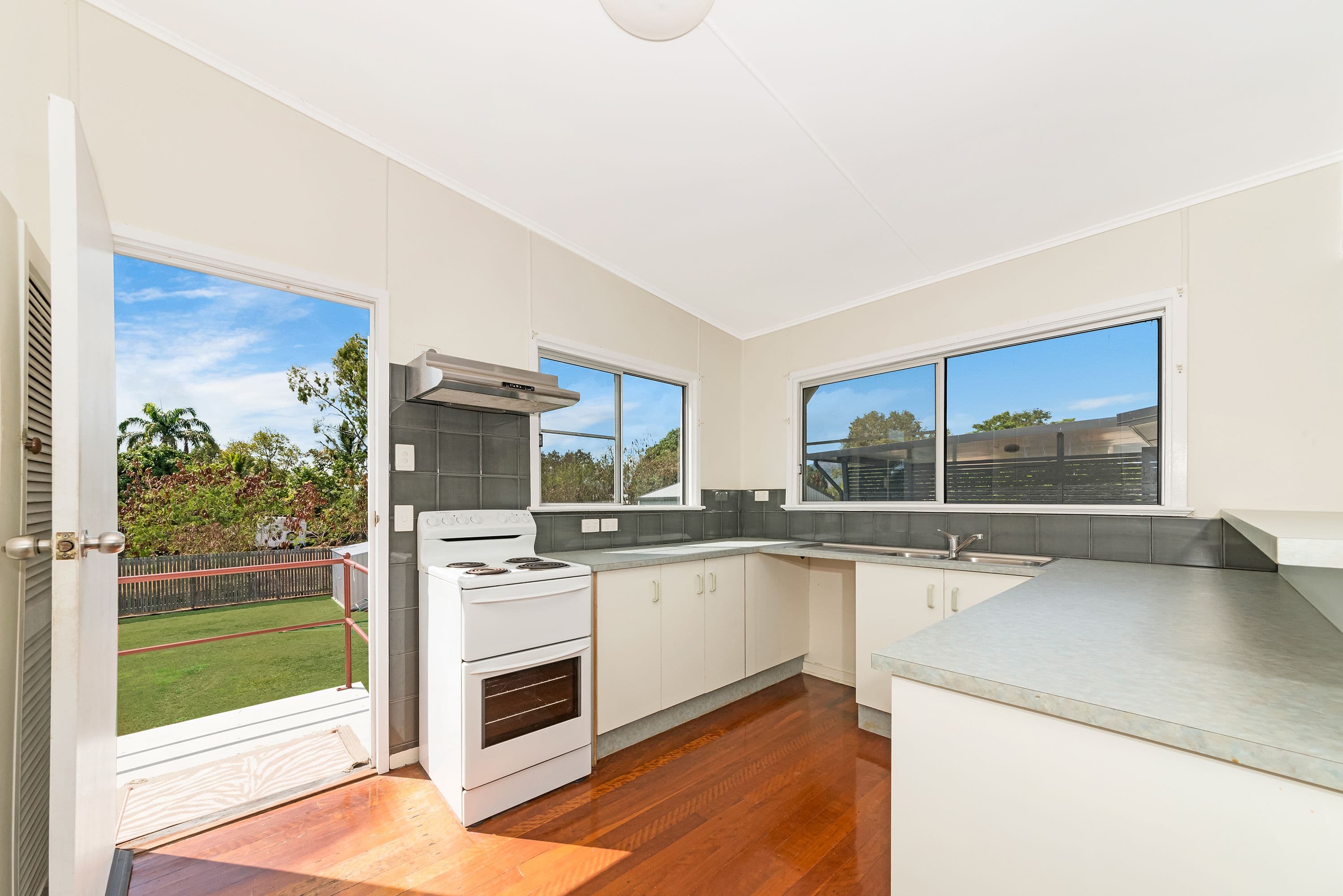 92 Cambridge Street, Gulliver QLD 4812, Gulliver - Thumbnail 2