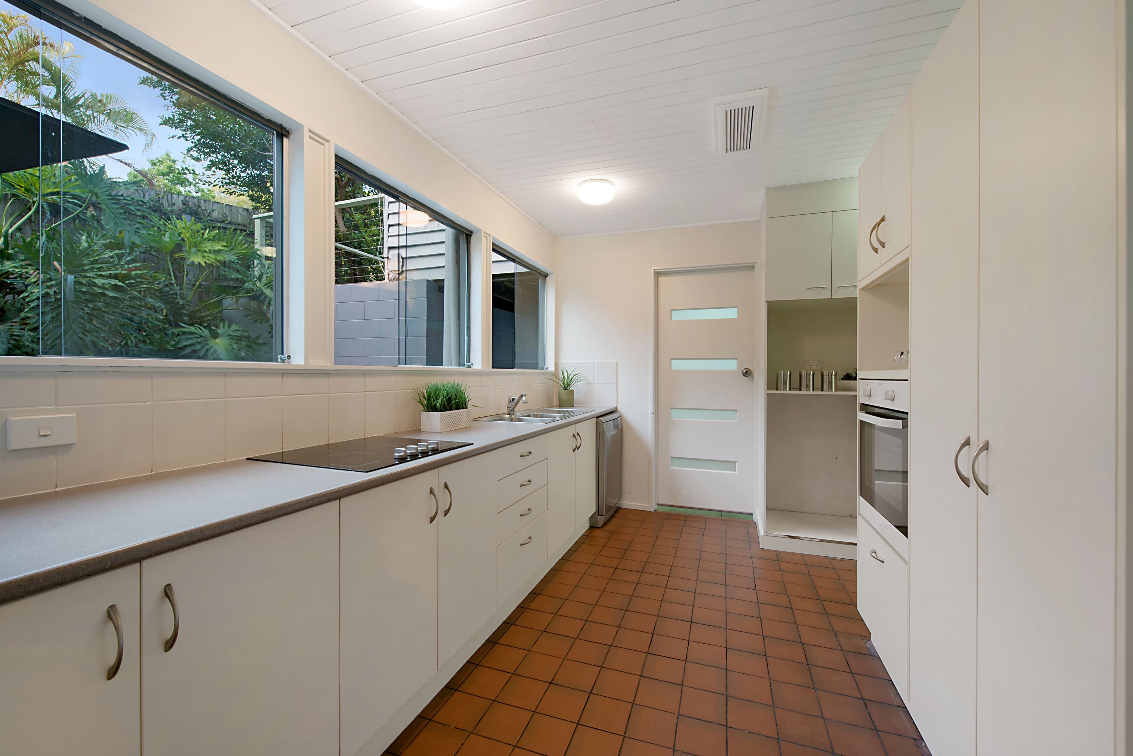 51 Newcomen Street, Indooroopilly QLD 4068, Indooroopilly - Thumbnail 8