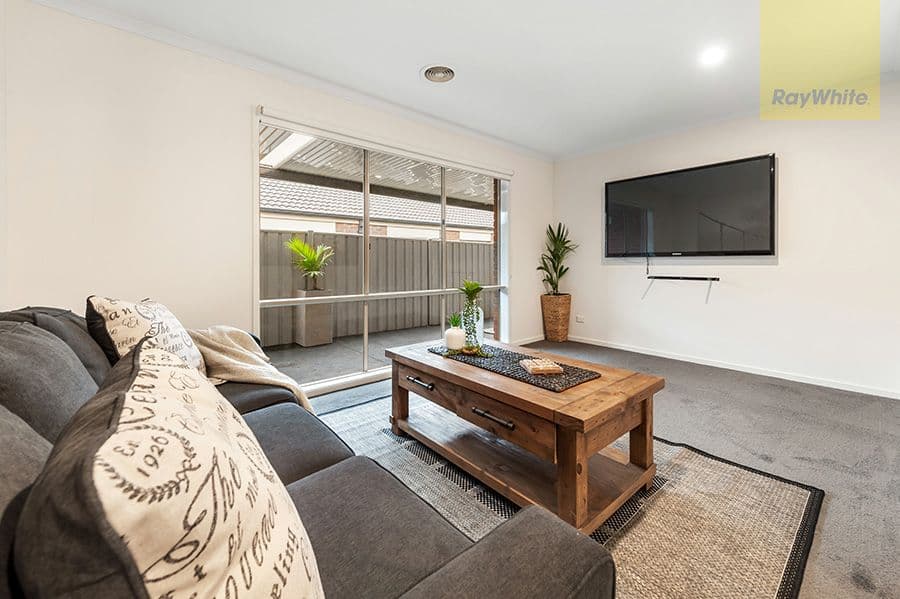 11 Tusmore Rise, Craigieburn VIC 3064, Craigieburn - Thumbnail 3