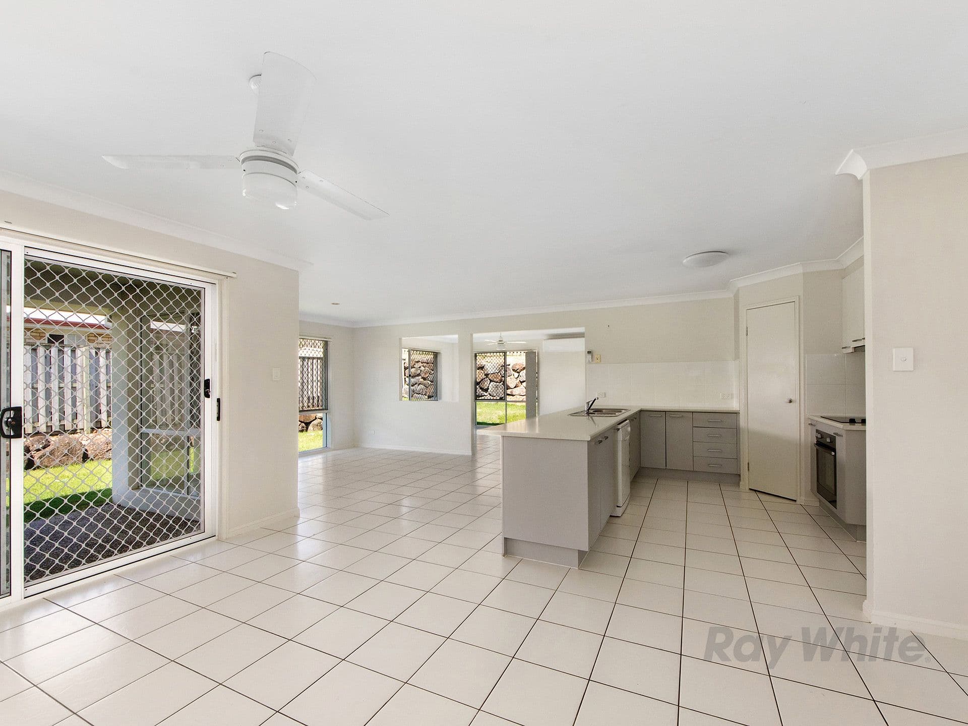 12 Ainslie Street, Pacific Pines QLD 4211, Pacific Pines - Thumbnail 4