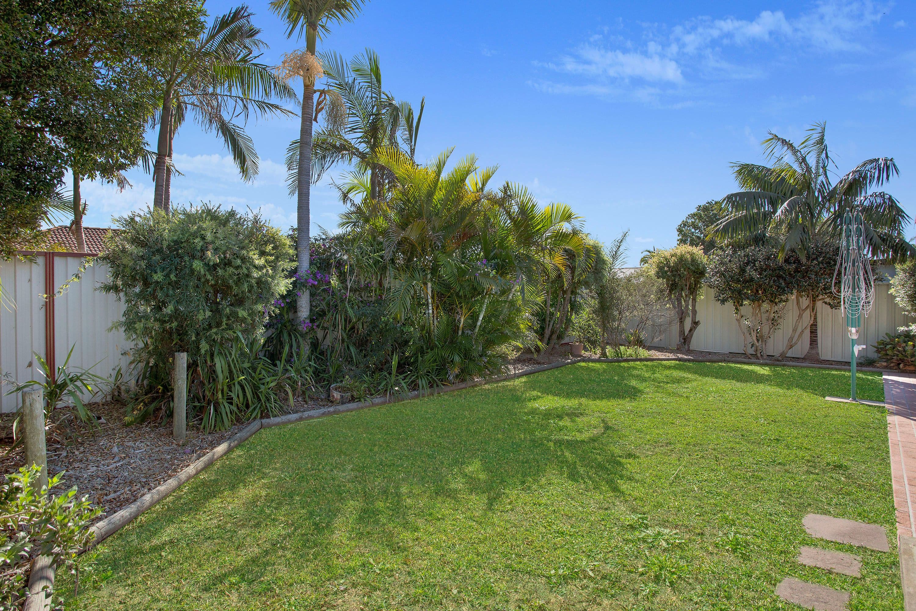 27 Dampier Boulevard, Killarney Vale - Thumbnail 8