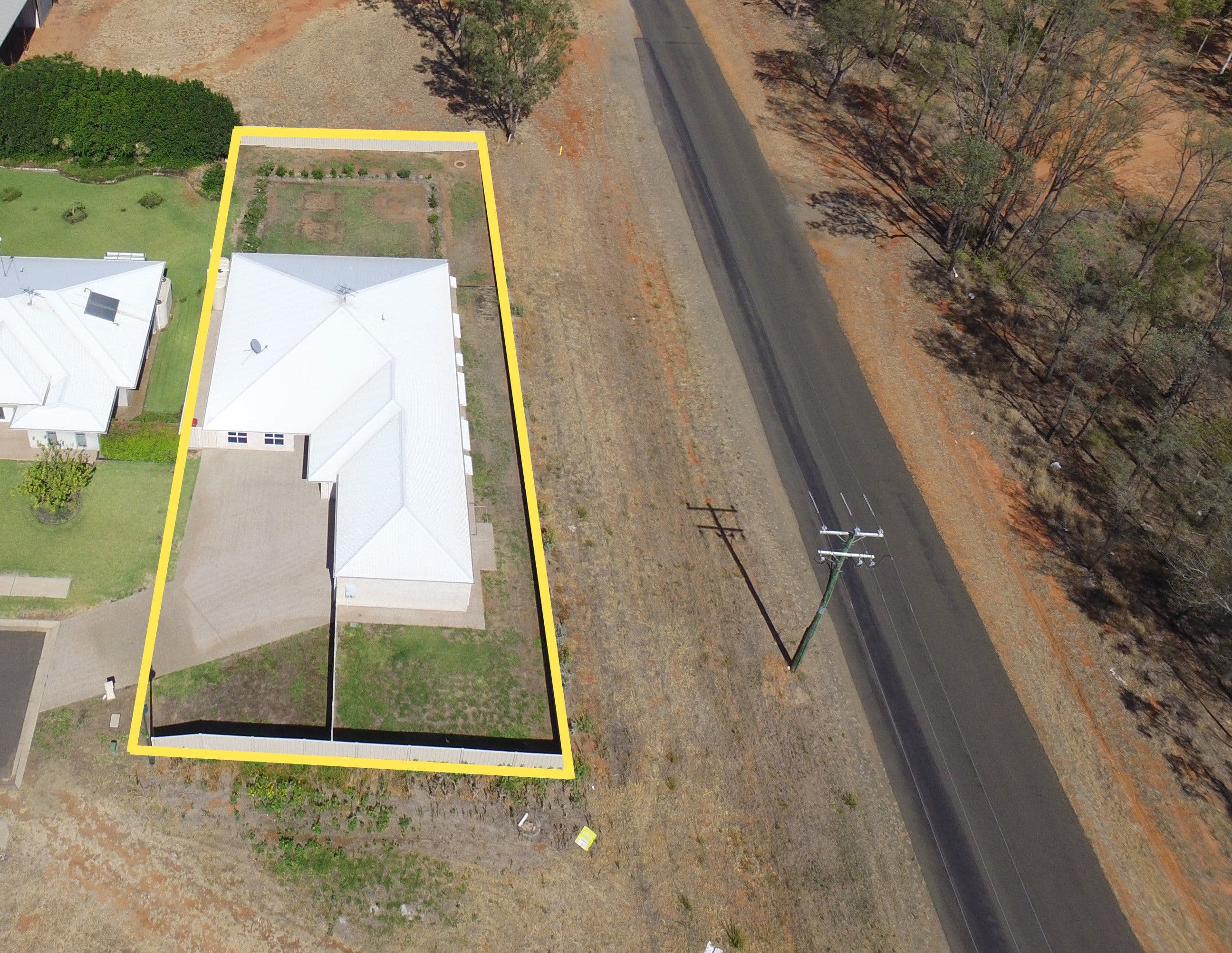 2 Randwick Road, Emerald QLD 4720, Emerald - Thumbnail 2