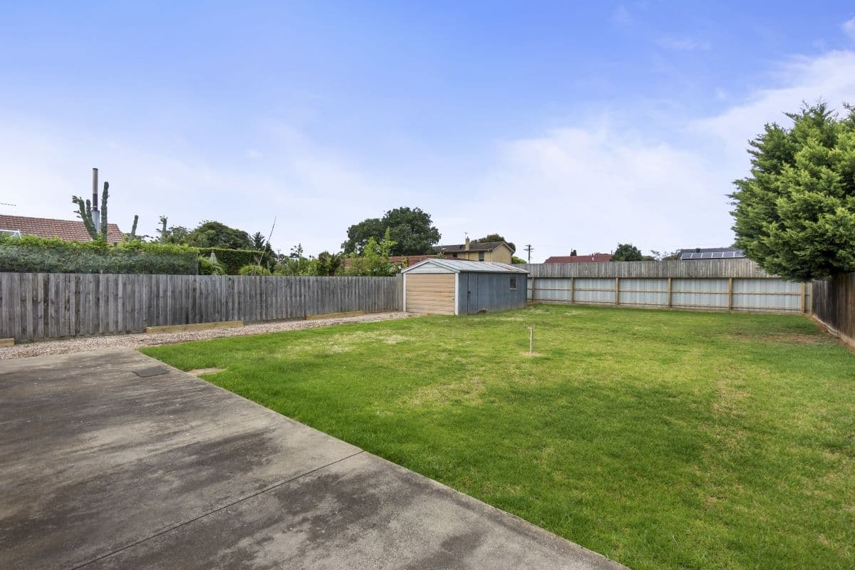 11 Leigh Street, Werribee VIC 3030, Werribee - Thumbnail 7