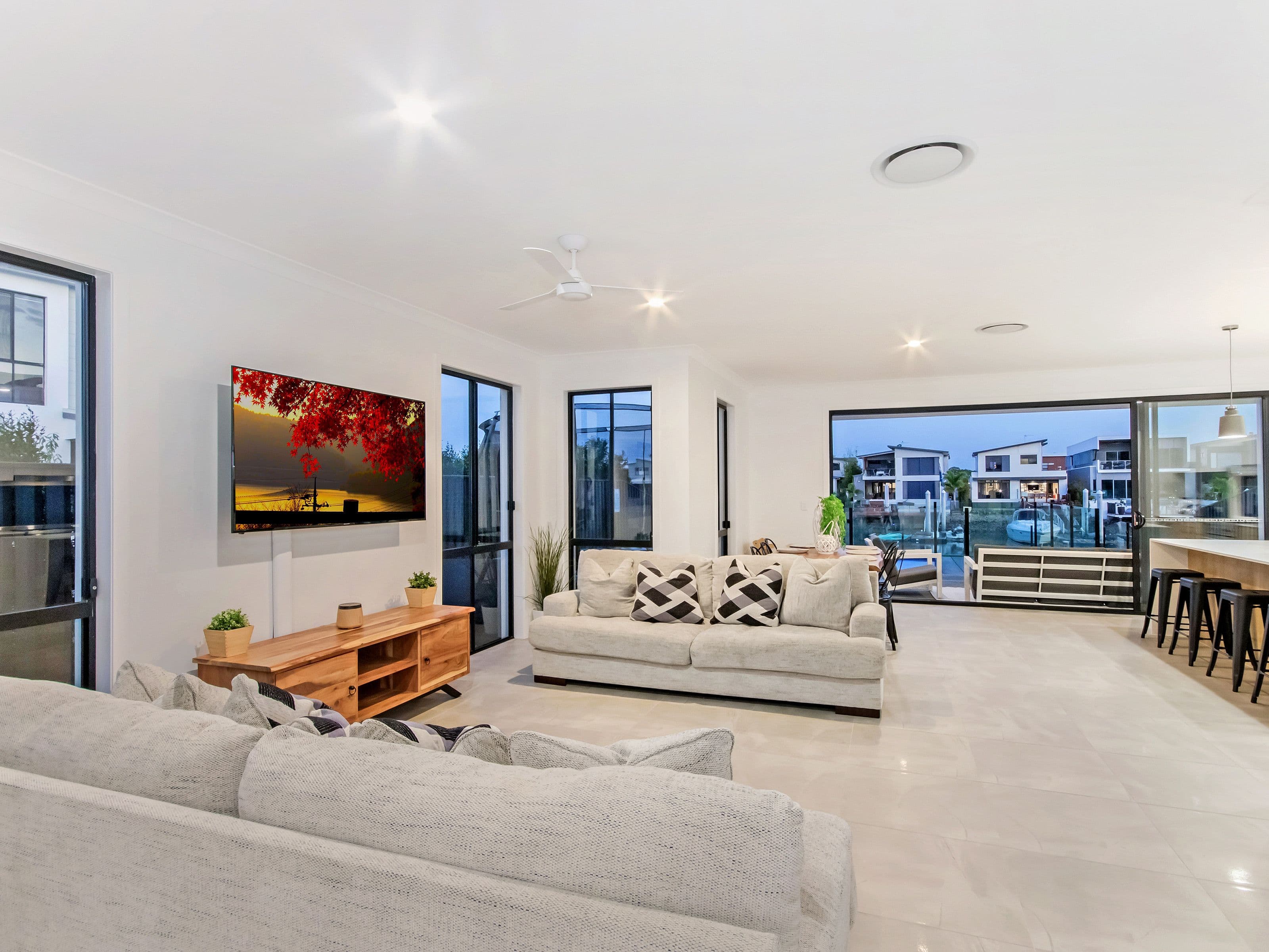 16 Santa Monica Boulevard, Hope Island QLD 4212, Hope Island - Thumbnail 8