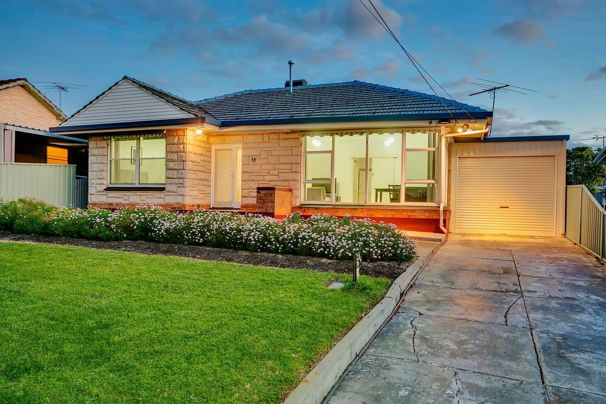 38 Clearview Crescent, Clearview SA 5085, Clearview - Thumbnail 2