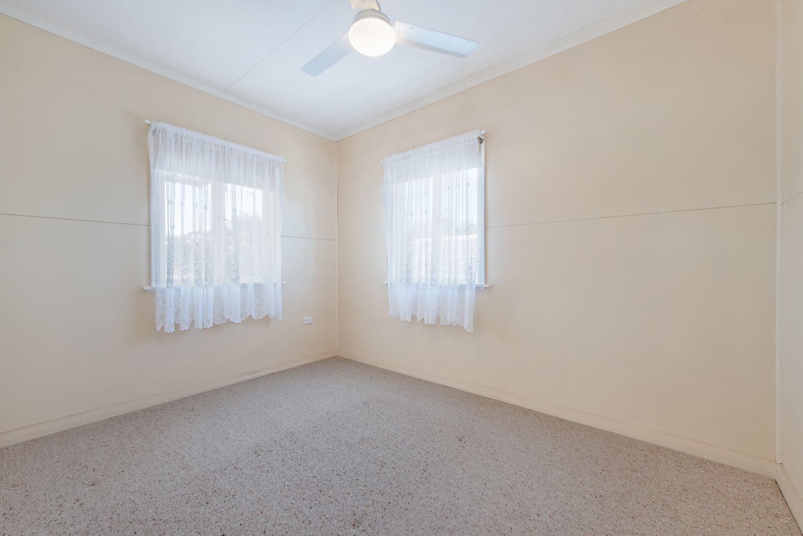 70 Lindwall Street, Upper Mount Gravatt QLD 4122, Upper Mount Gravatt - Thumbnail 5
