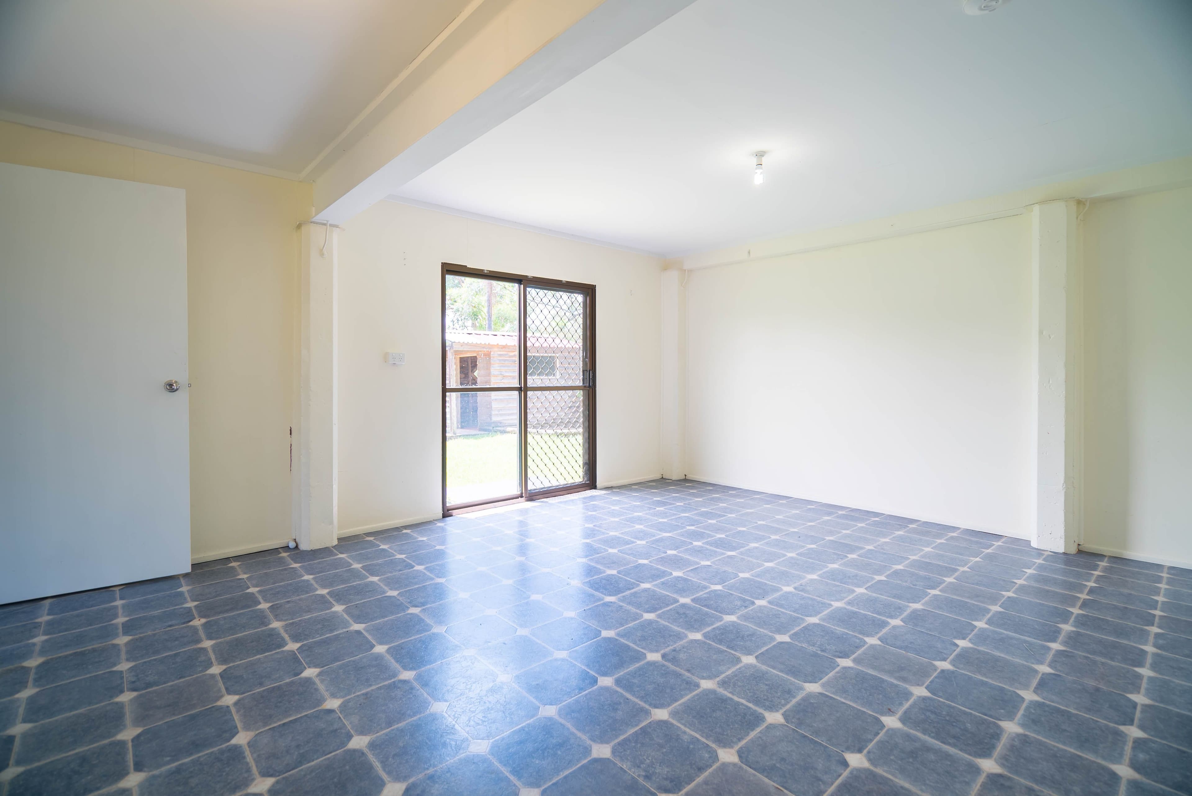 8 Skinner Crescent, Silkstone QLD 4304, Silkstone - Thumbnail 4