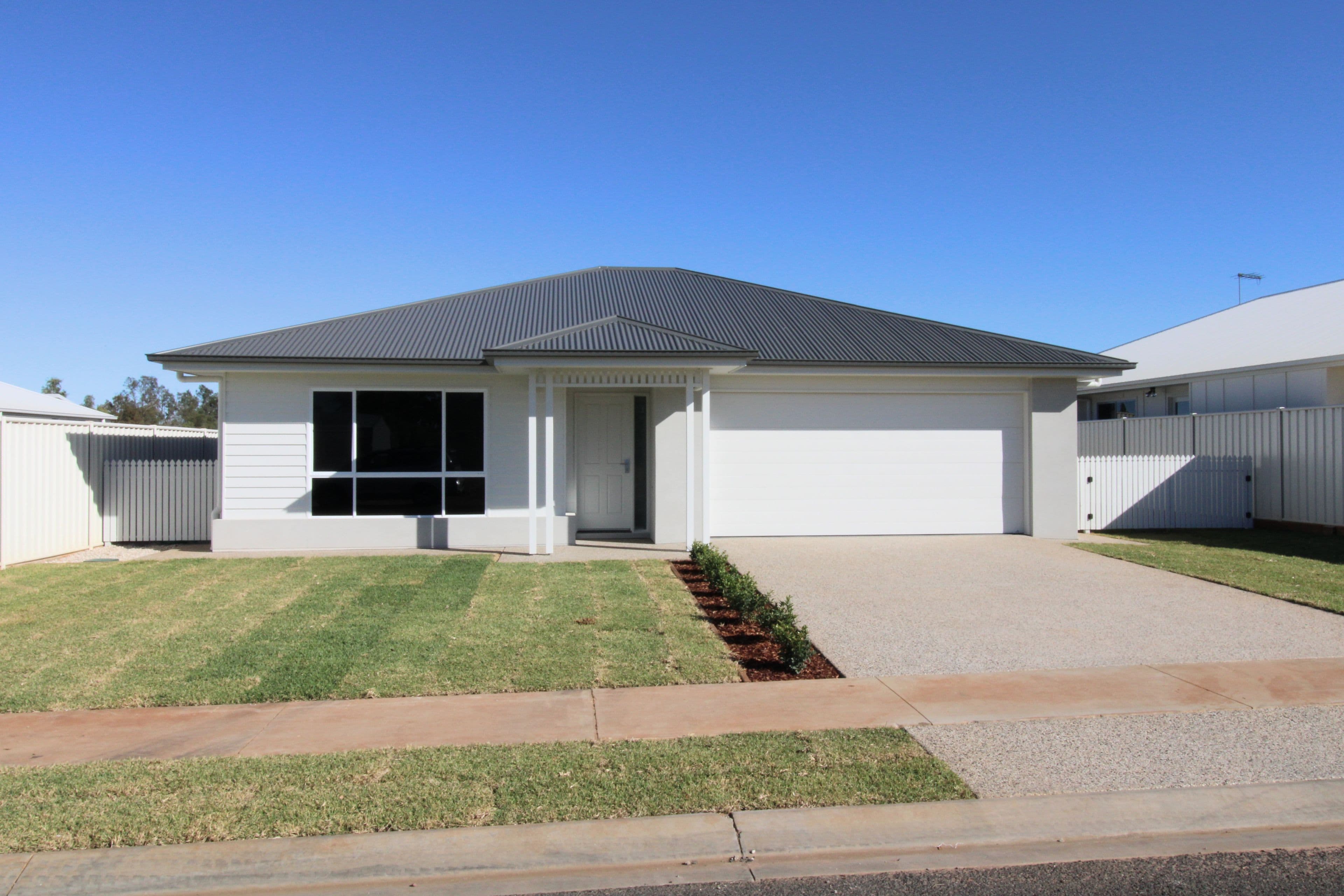 8 Longford, Emerald QLD 4720, Emerald - Image 1