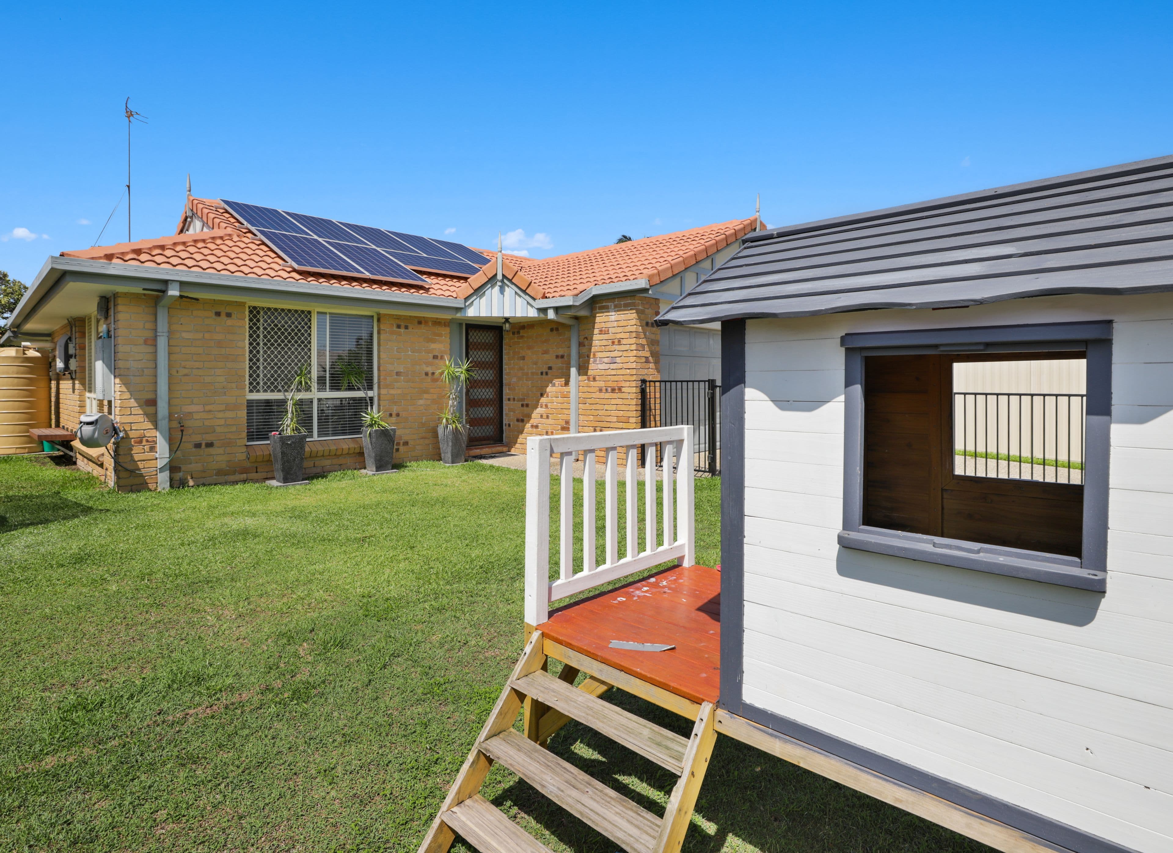 16 Bowerbird Place, Burleigh Waters QLD 4220, Burleigh Waters - Thumbnail 2
