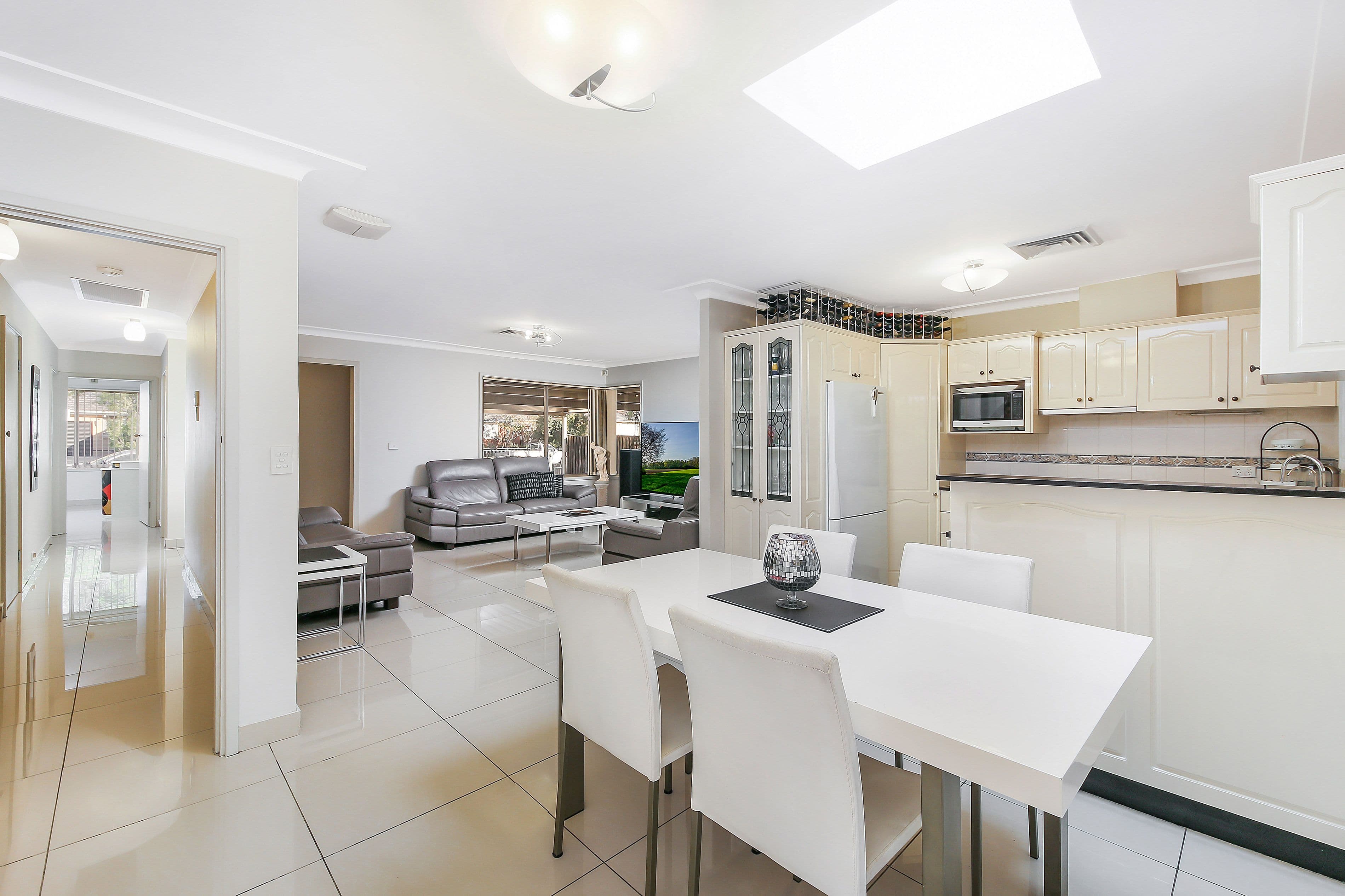 2 Lentara Court, Georges Hall - Thumbnail 4