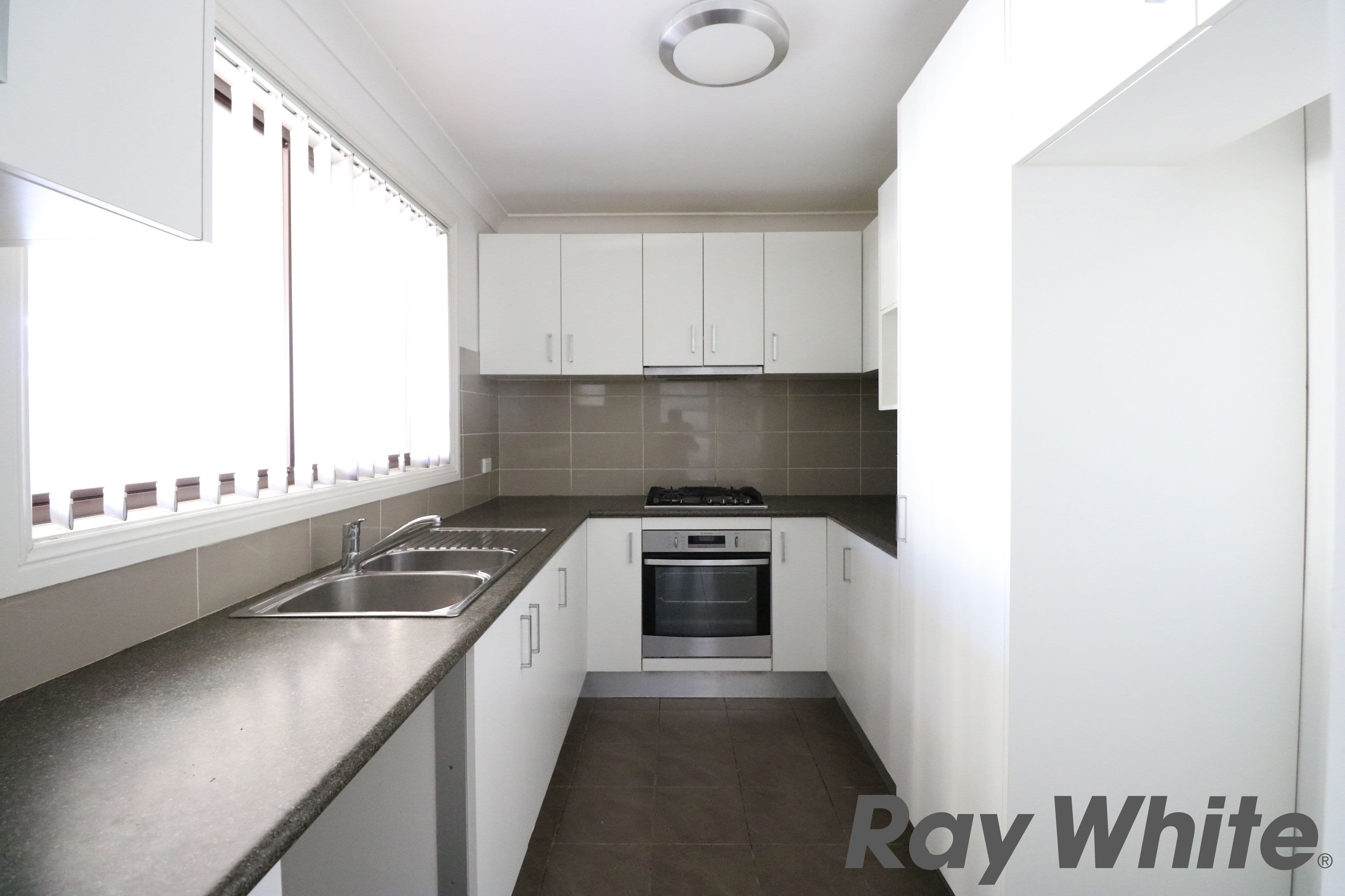 50 Chadwick Crescent, Fairfield West - Thumbnail 3