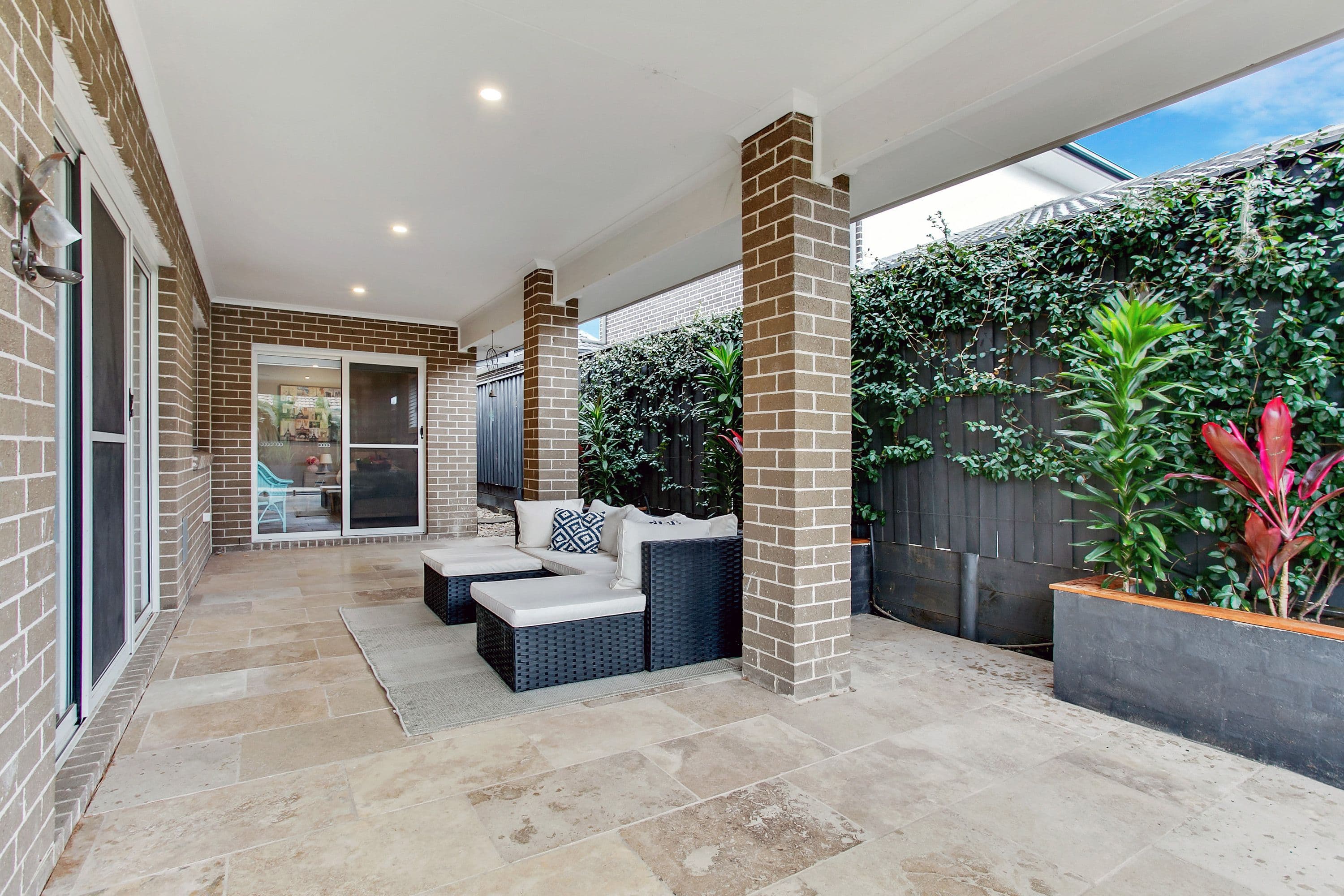 44 Mary Wade Place, Carnes Hill - Thumbnail 8