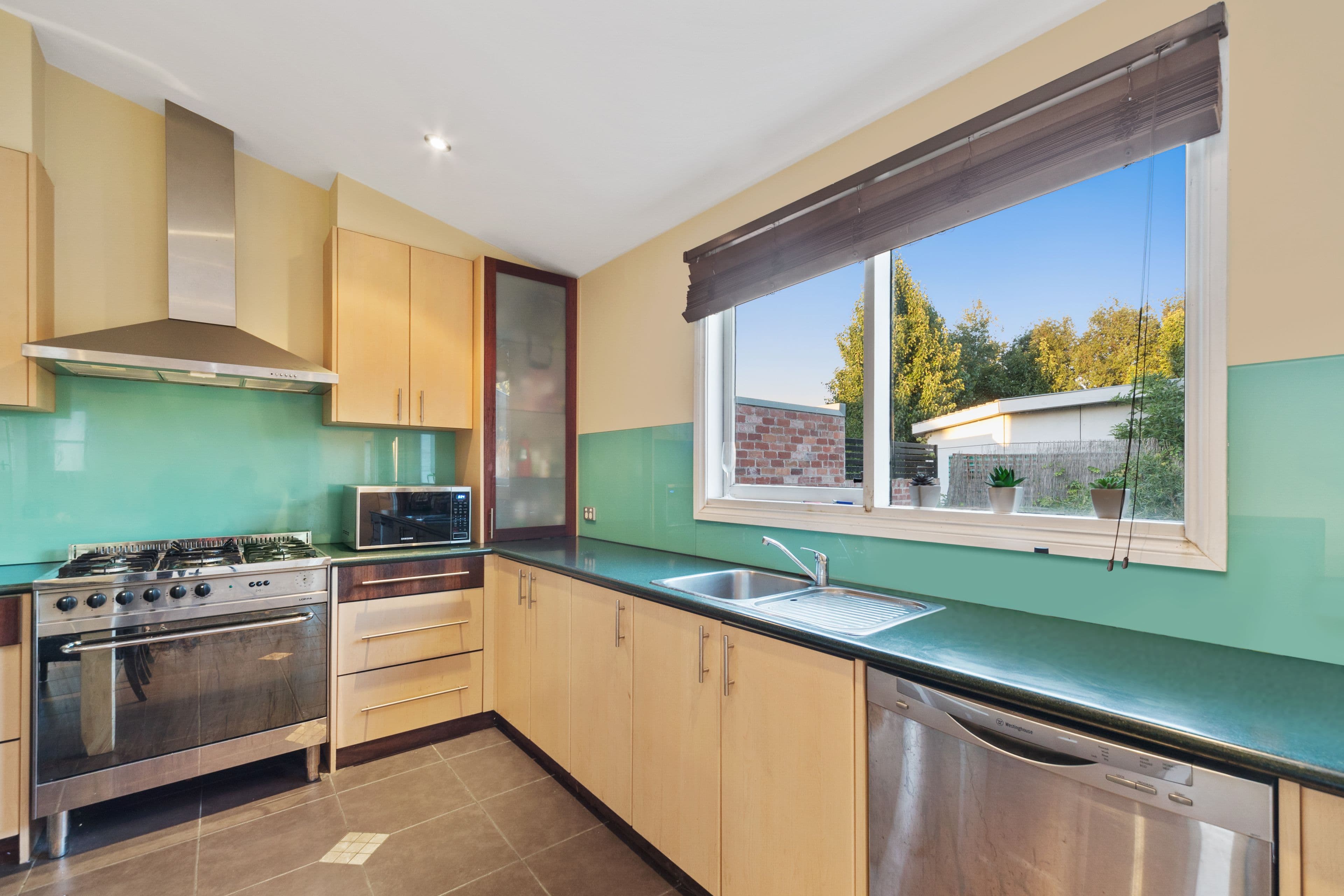 15 Young Street, Golden Point VIC 3350, Golden Point - Thumbnail 5
