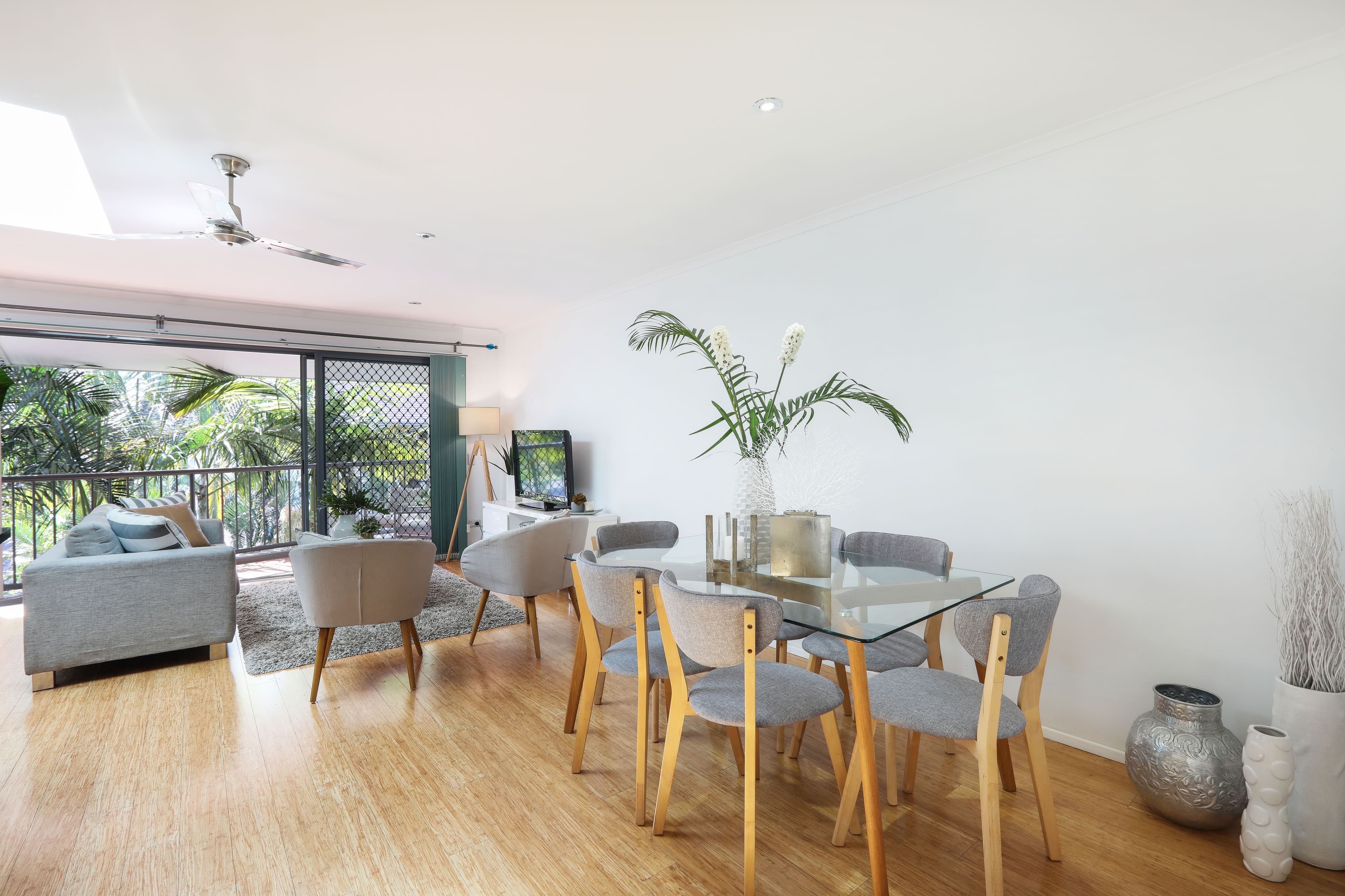 21-23 Woodroffe Avenue, Main Beach QLD 4217, Main Beach - Thumbnail 6