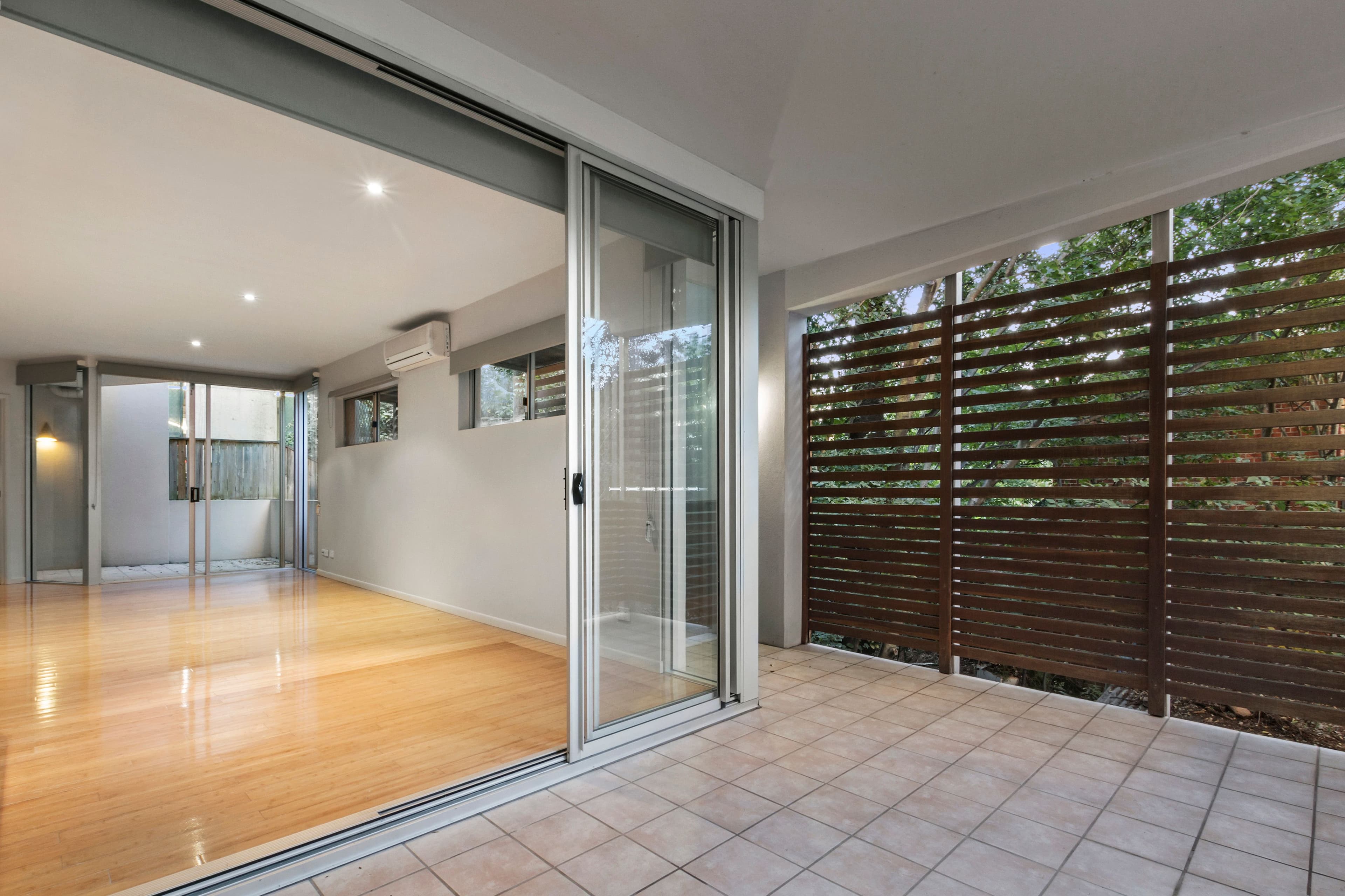 26 Berry Street, Spring Hill QLD 4000, Spring Hill - Thumbnail 2