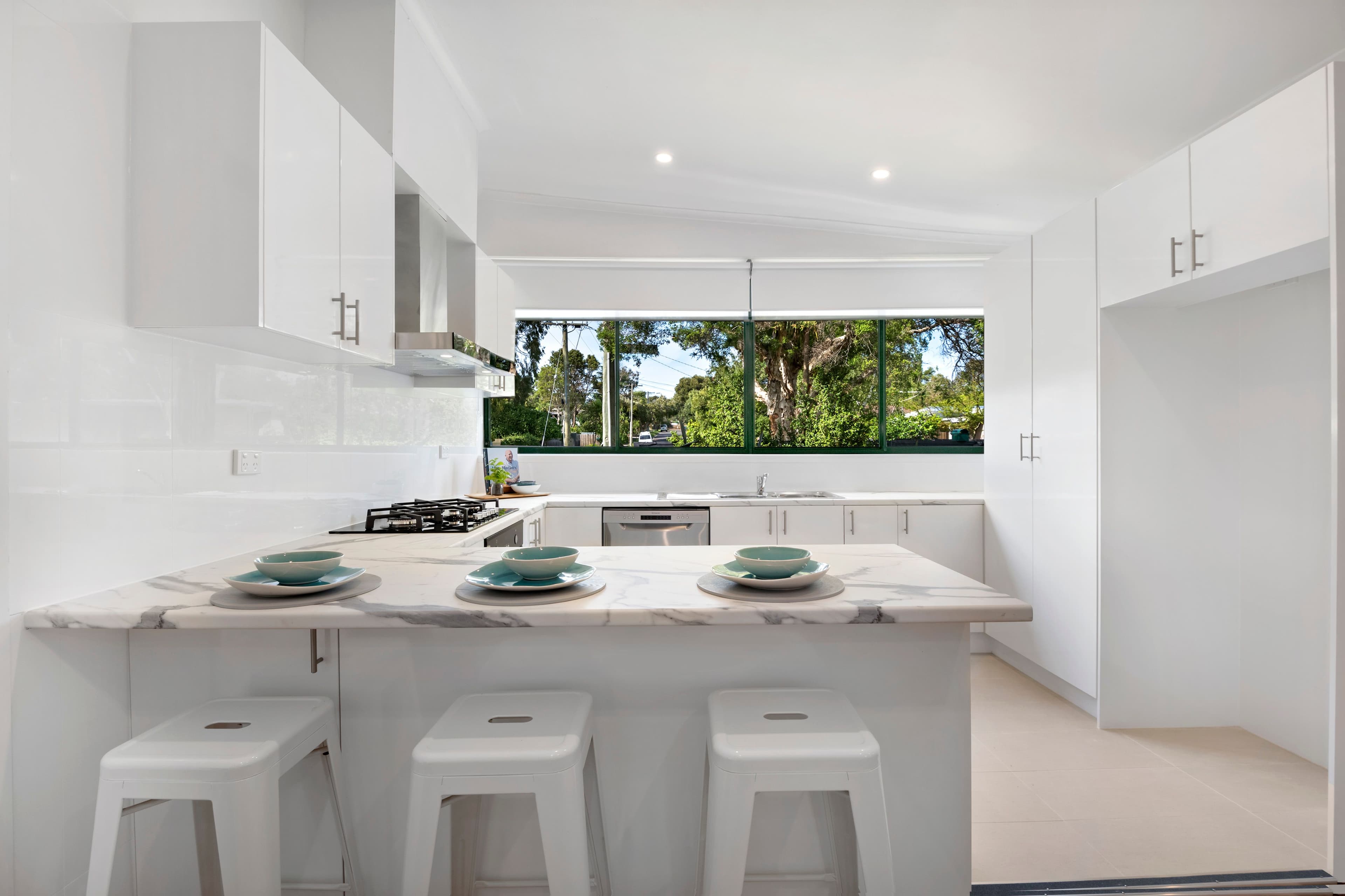 44 Coprosma Avenue, Frankston VIC 3199, Frankston - Thumbnail 4