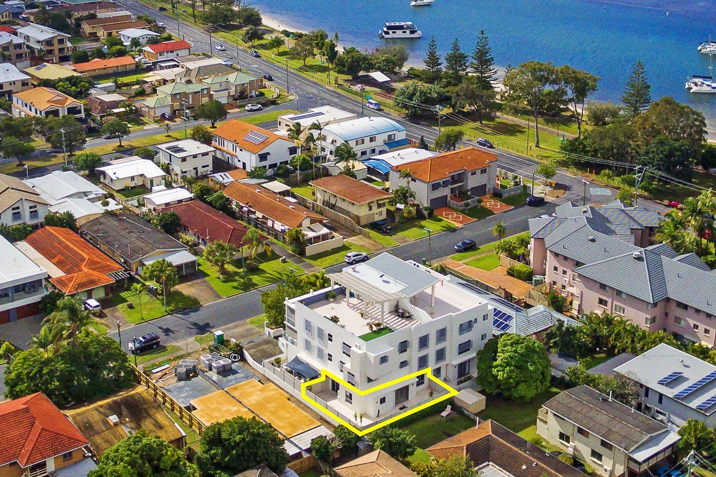 8-10 Victor Avenue, Paradise Point QLD 4216, Paradise Point - Thumbnail 8
