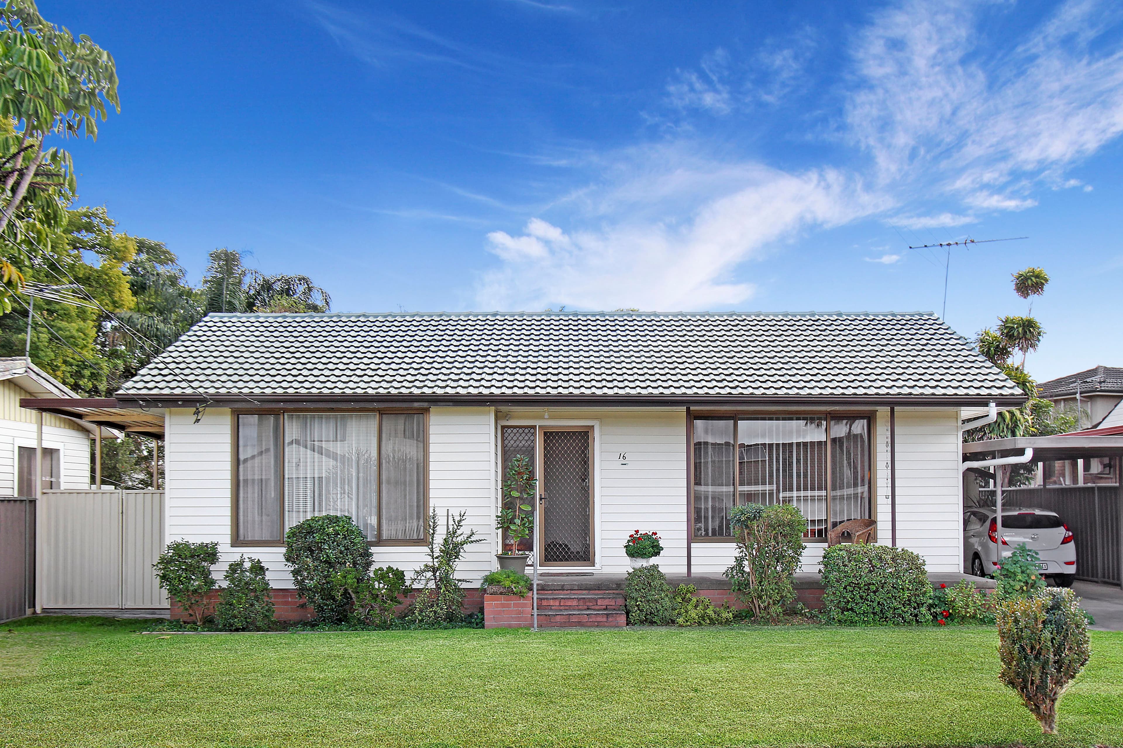 16 Hemingway Crescent, Fairfield - Image 1
