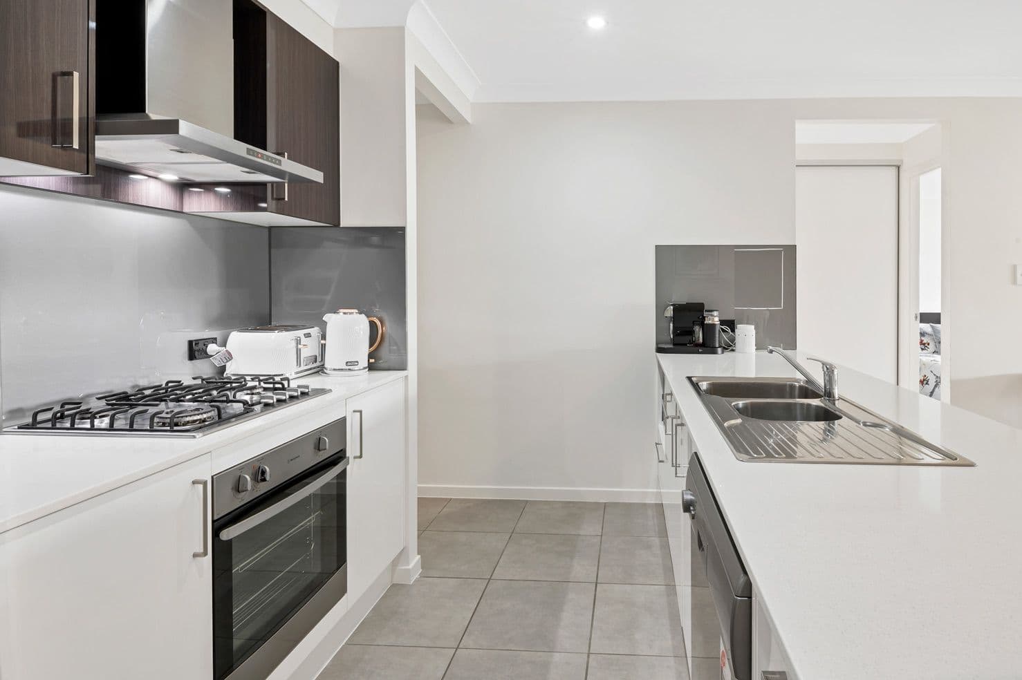 6 Carpenters Drive, Coomera QLD 4209, Coomera - Thumbnail 2