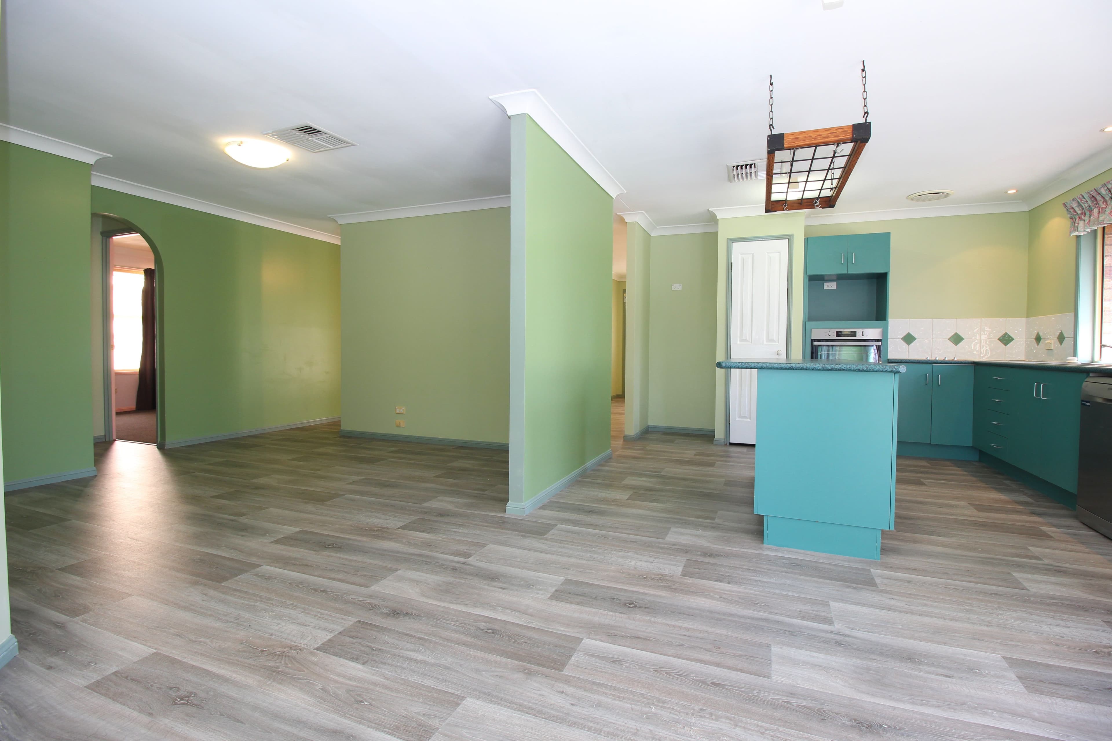 56 Long Street, Emerald QLD 4720, Emerald - Thumbnail 3