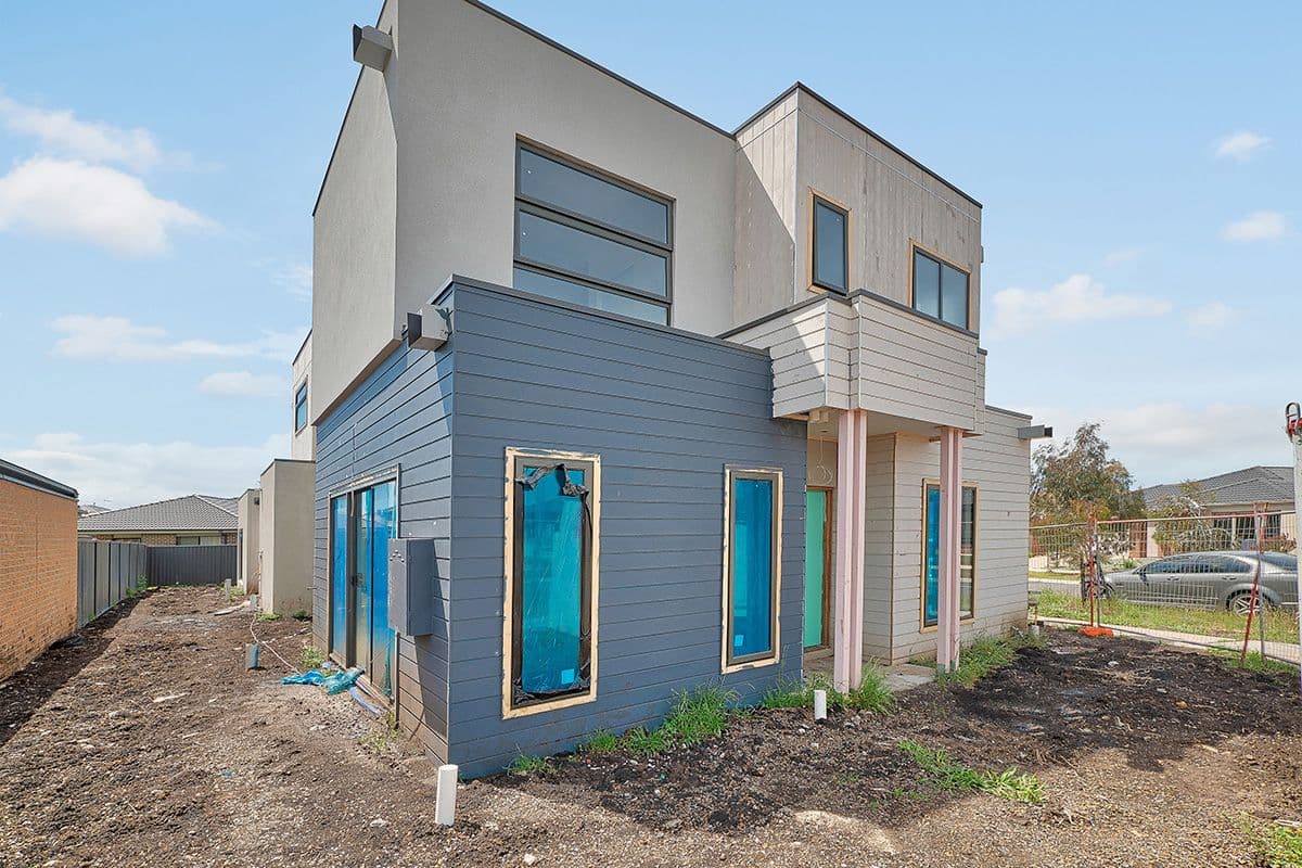 15 Lanthorn Crescent, Cranbourne East VIC 3977, Cranbourne East - Image 1