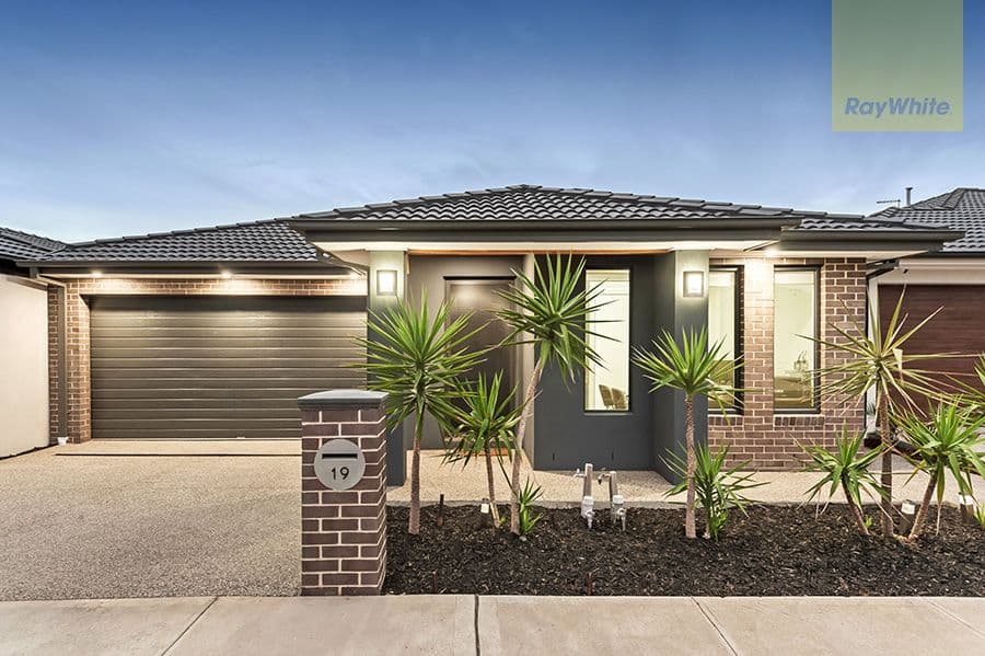 19 Pioneer Street, Craigieburn VIC 3064, Craigieburn - Image 1