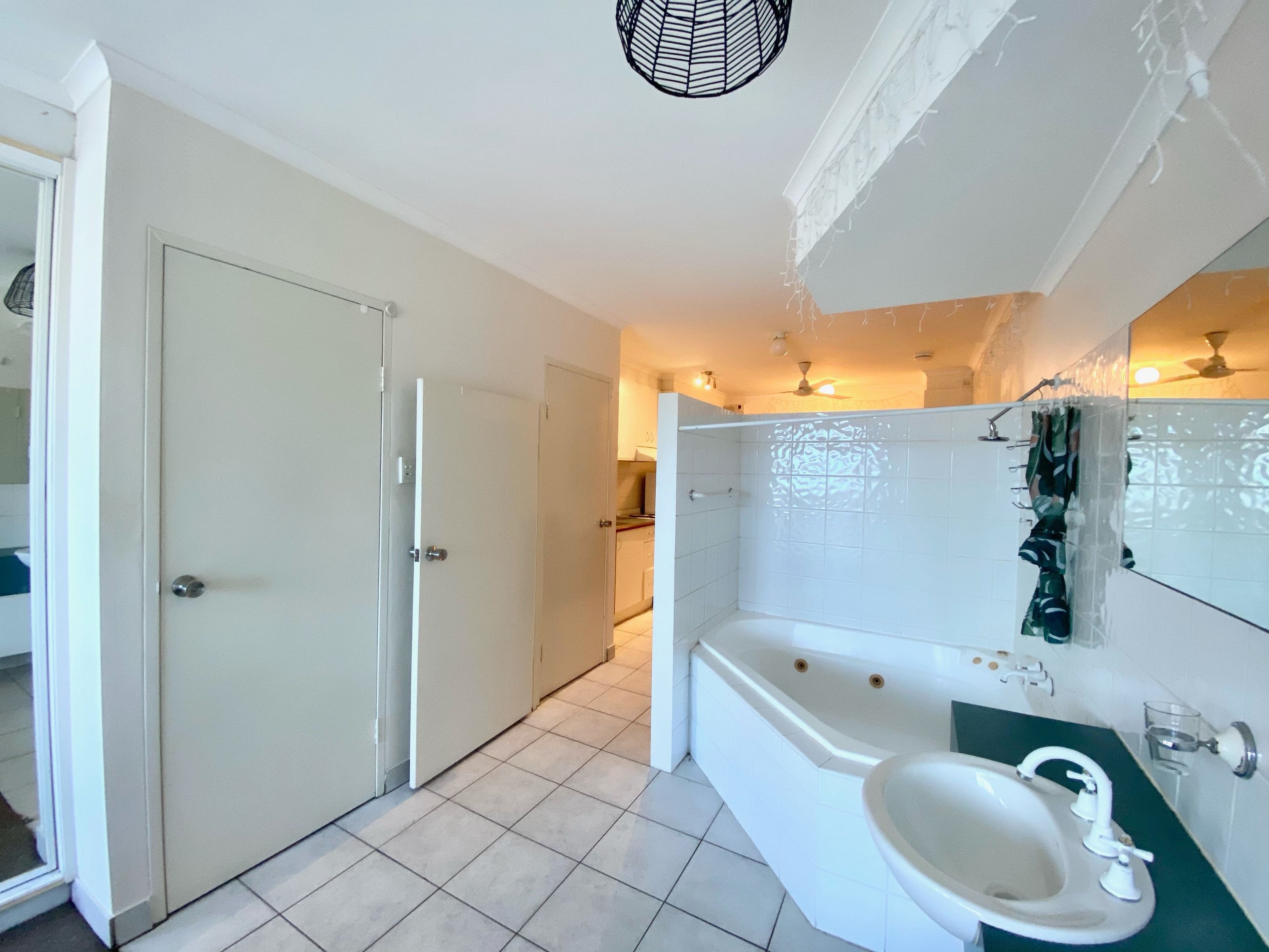 126/21 Cavenagh Street, DARWIN CITY NT 0800, Darwin City - Thumbnail 5