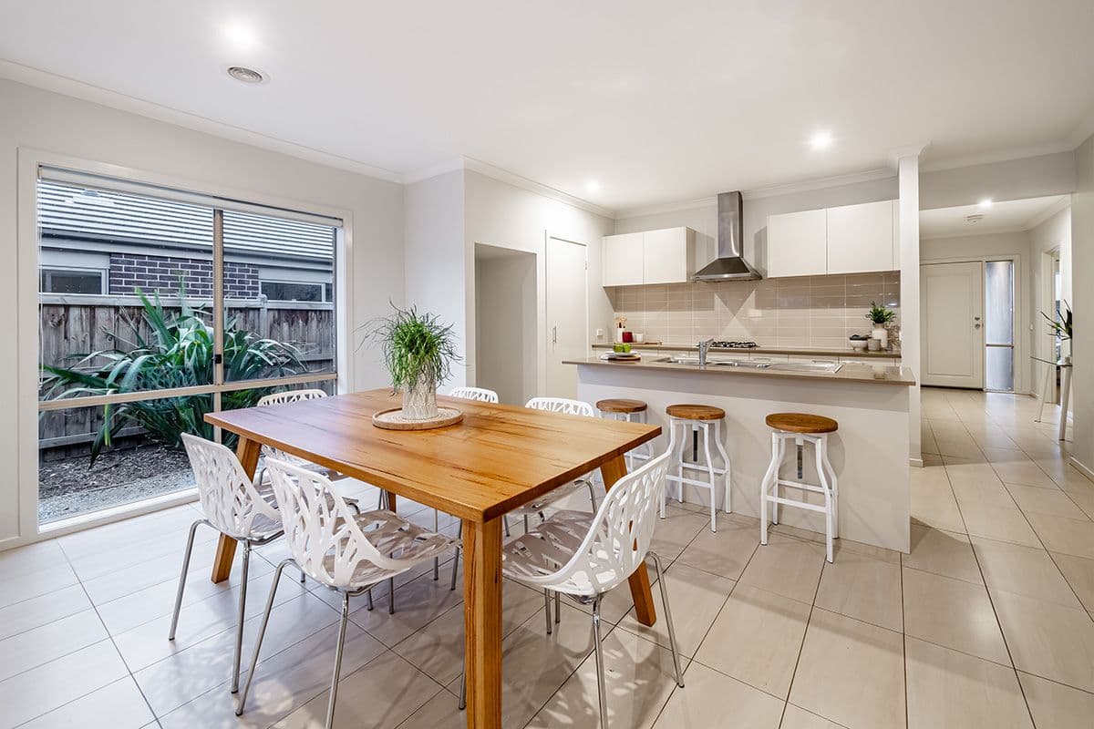 12 Fenway Boulevard, Clyde North VIC 3978, Clyde North - Thumbnail 2