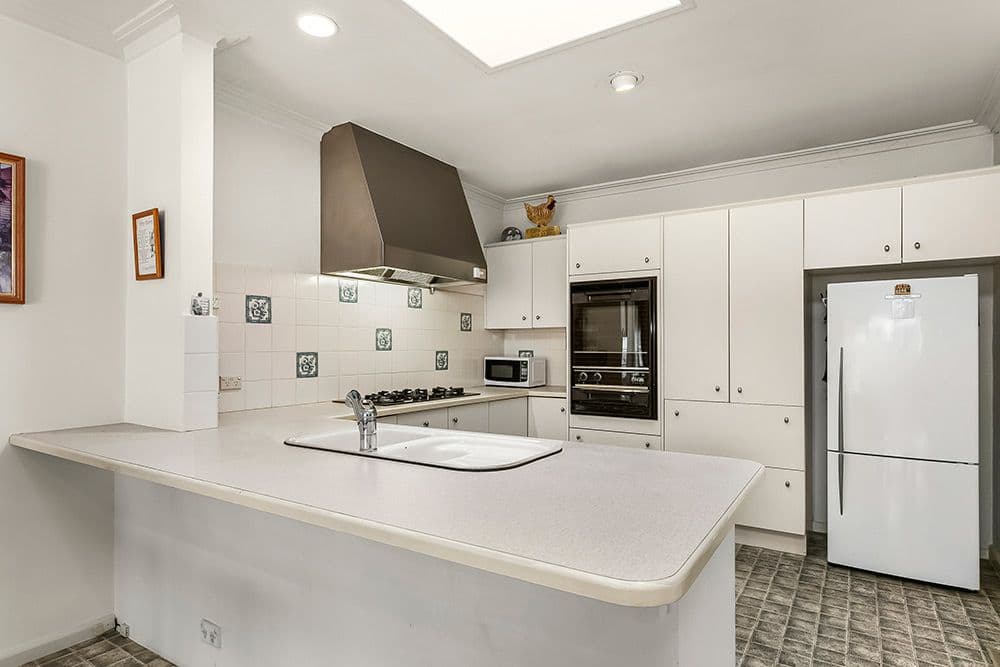 15 Blue Hills Avenue, Mount Waverley VIC 3149, Mount Waverley - Thumbnail 3