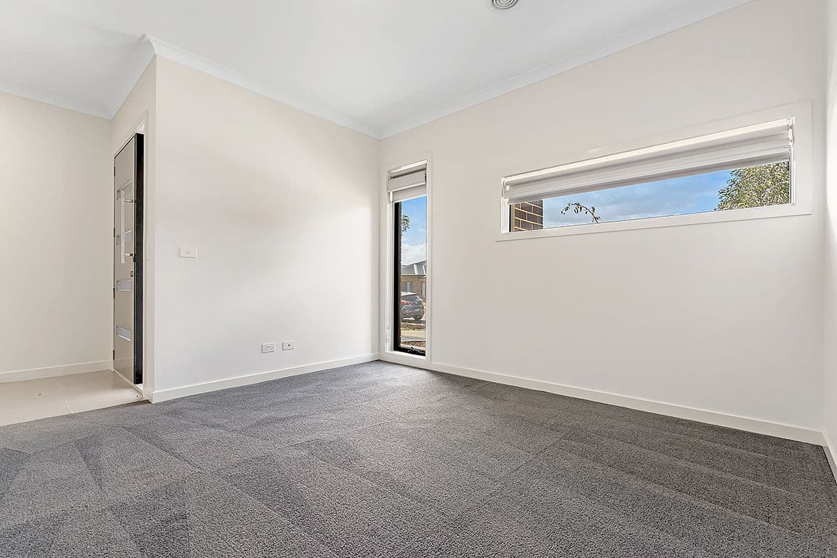 32 Willsmere Way, Mickleham VIC 3064, Mickleham - Thumbnail 2