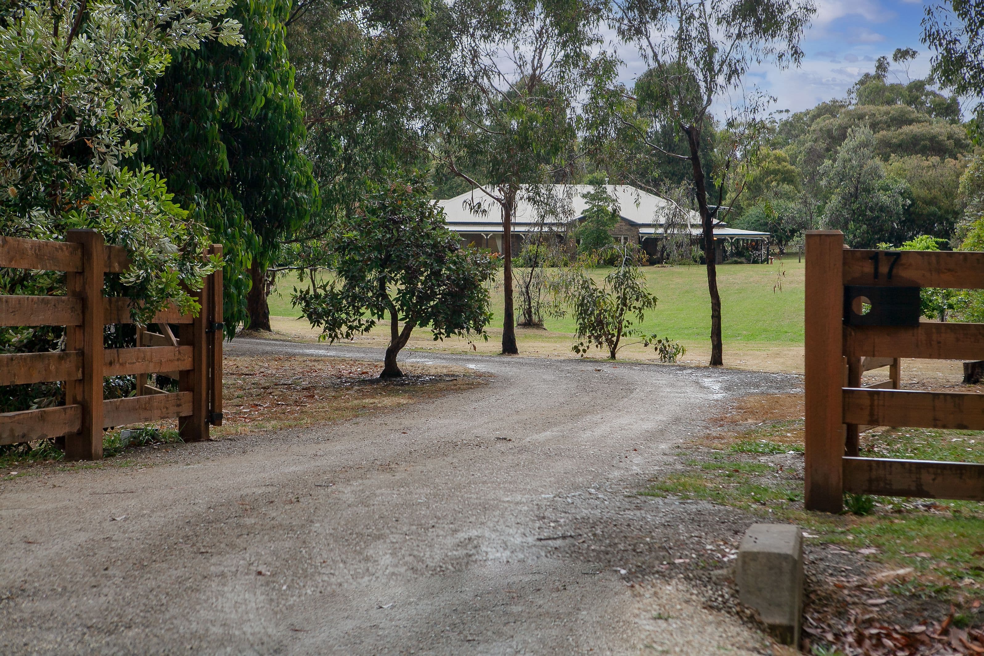 17 Walter Way, Cranbourne South VIC 3977, Cranbourne South - Image 1