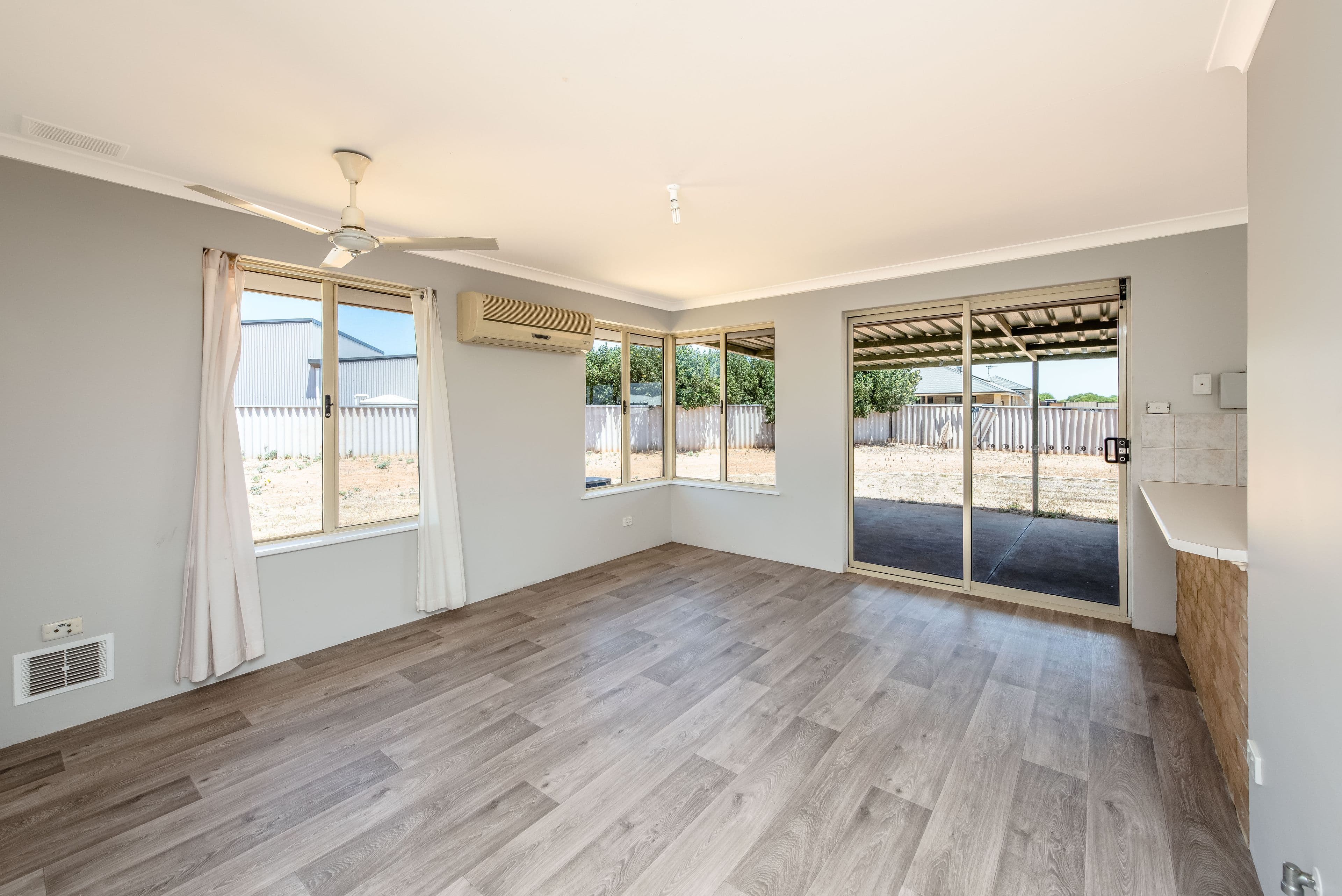 12 Verbena Place, Strathalbyn WA 6530, Strathalbyn - Thumbnail 2