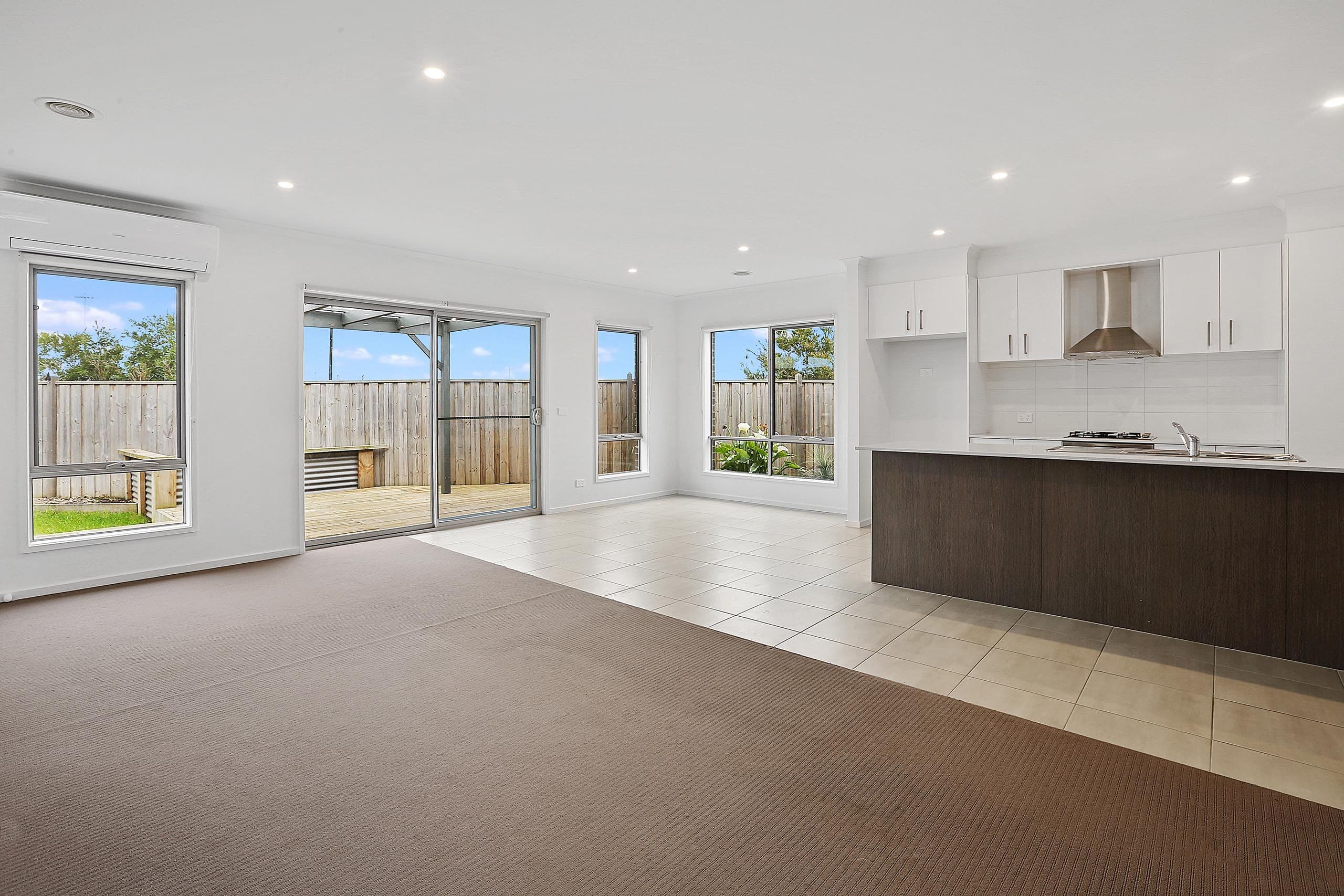 42 Whitecliff Way, Armstrong Creek VIC 3217, Armstrong Creek - Thumbnail 2