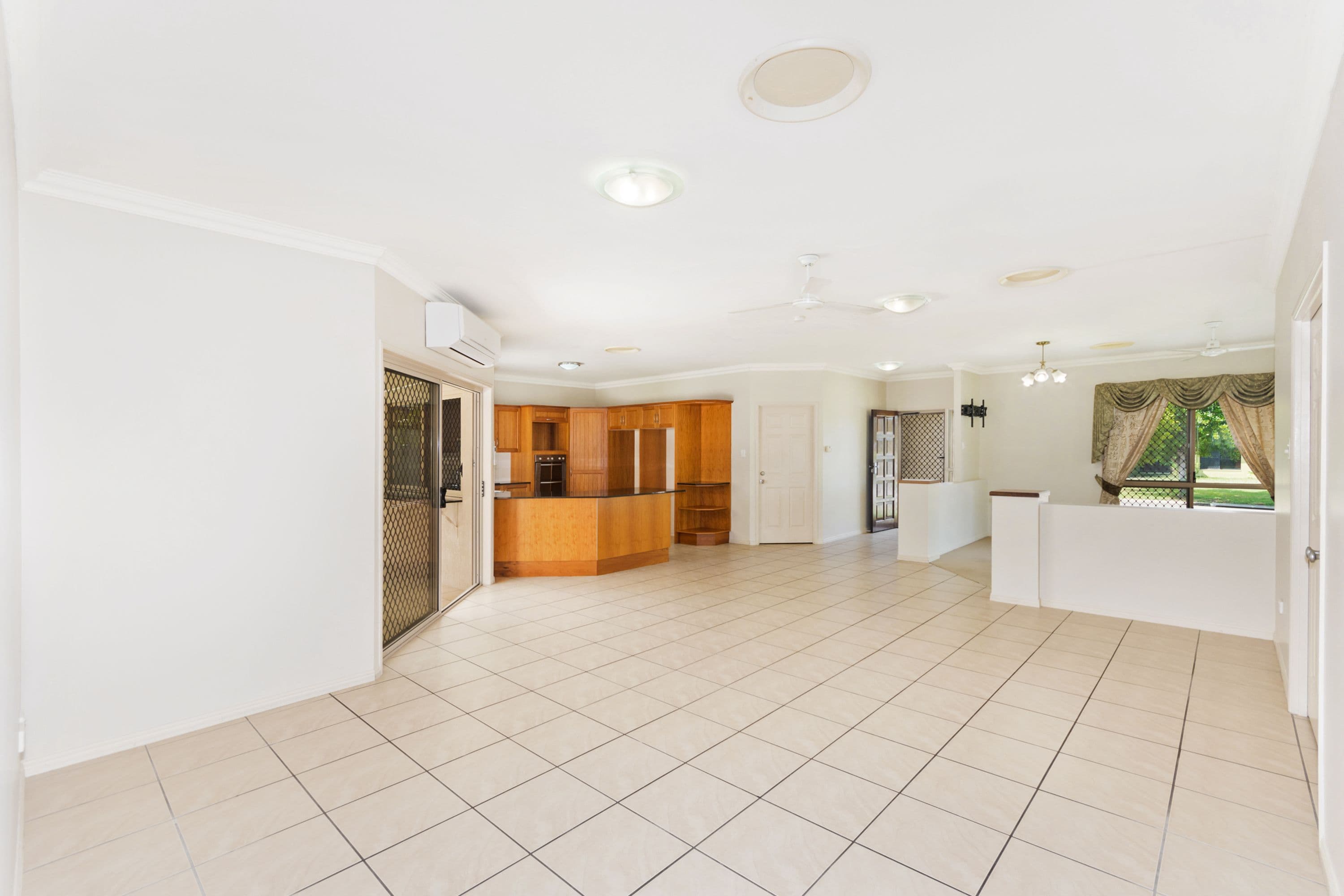 107 Thorn Street, Mount Louisa QLD 4814, Mount Louisa - Thumbnail 2