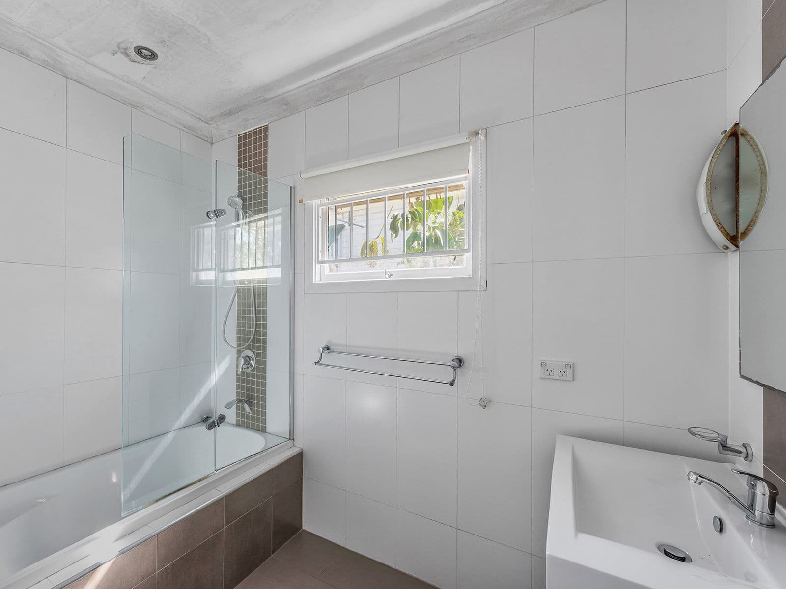 90 Simpsons Road, Bardon QLD 4065, Bardon - Thumbnail 7