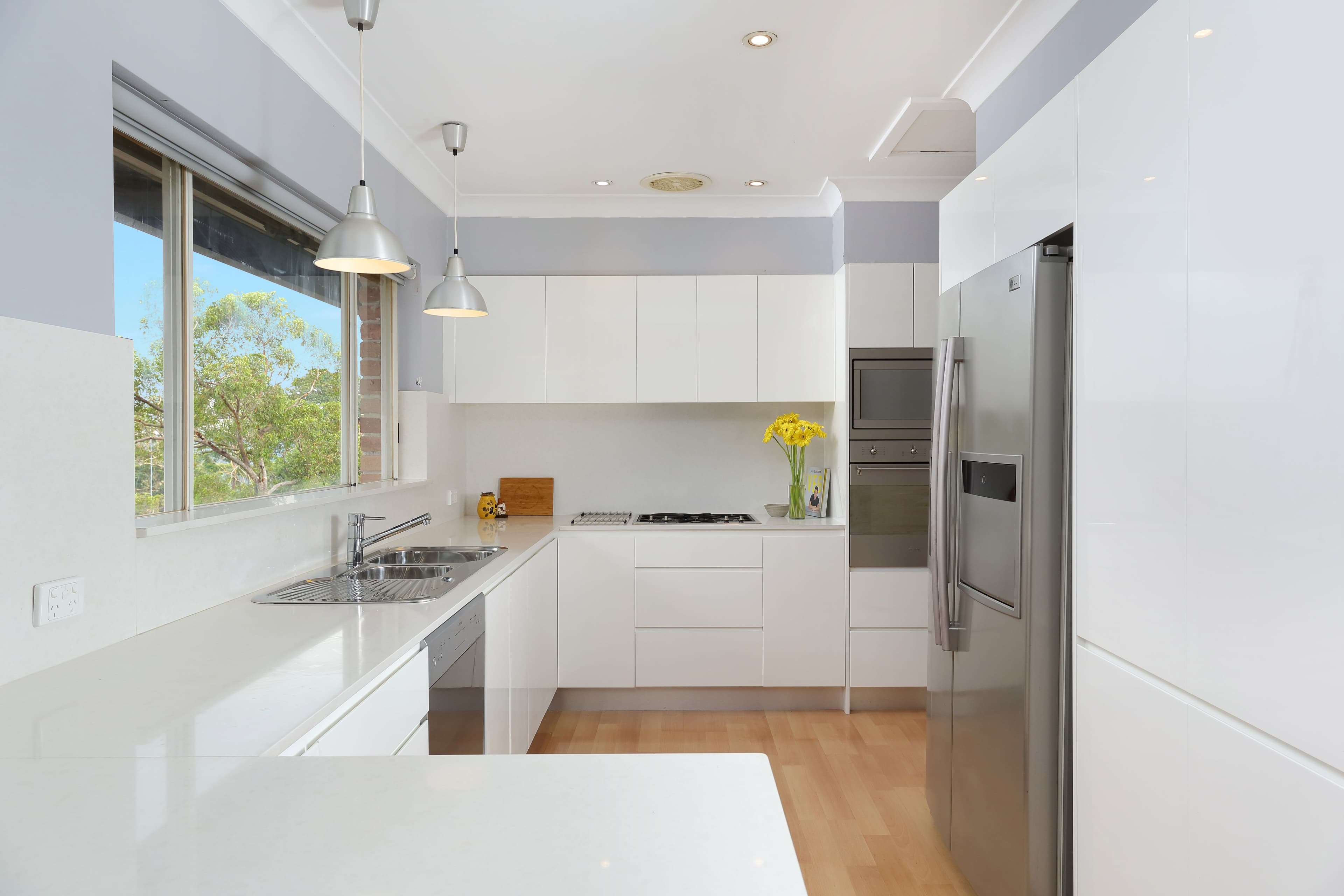 37 Allwood Crescent, Lugarno - Thumbnail 3