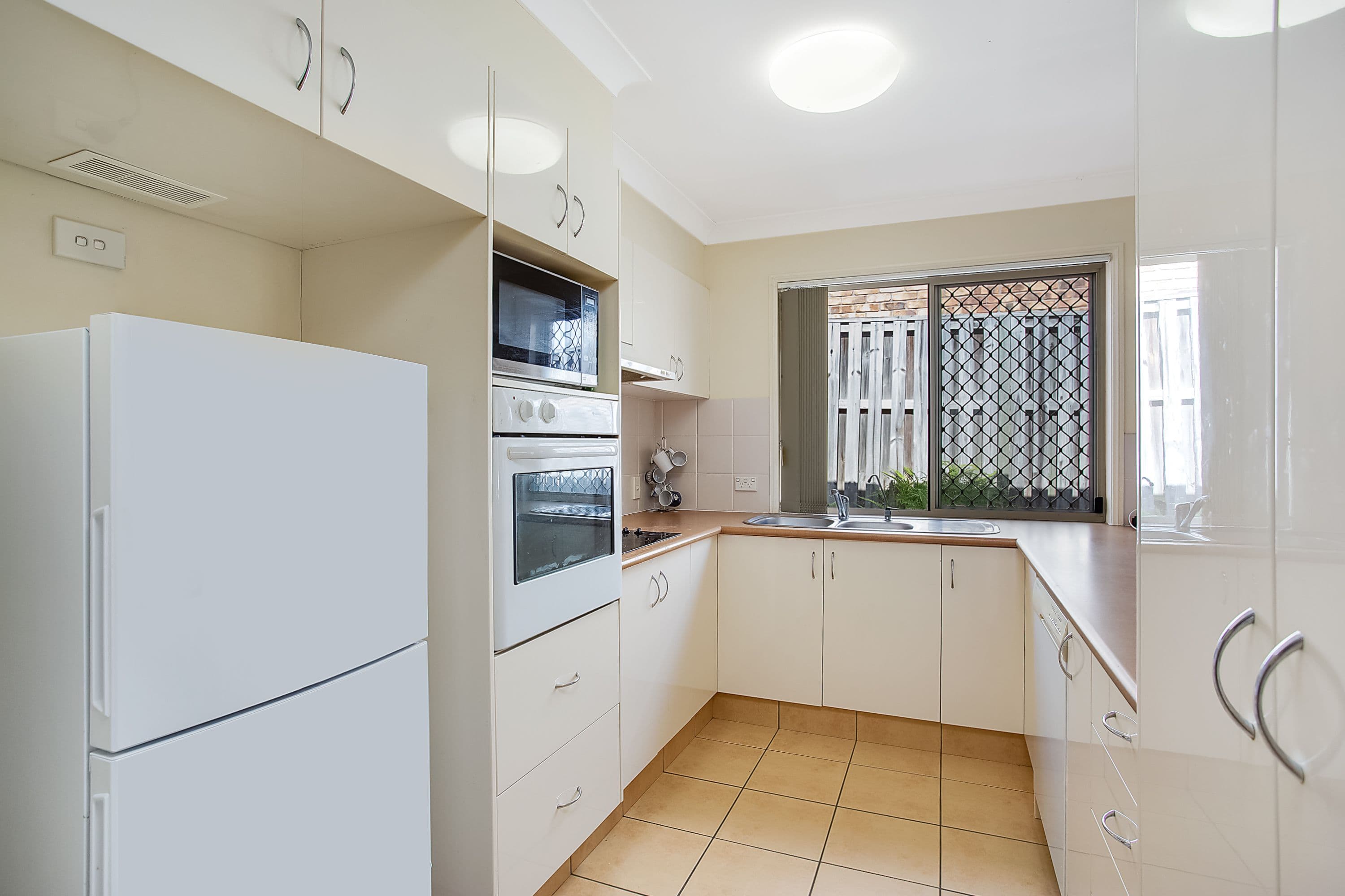2 Acorn Lane, Robina QLD 4226, Robina - Thumbnail 6