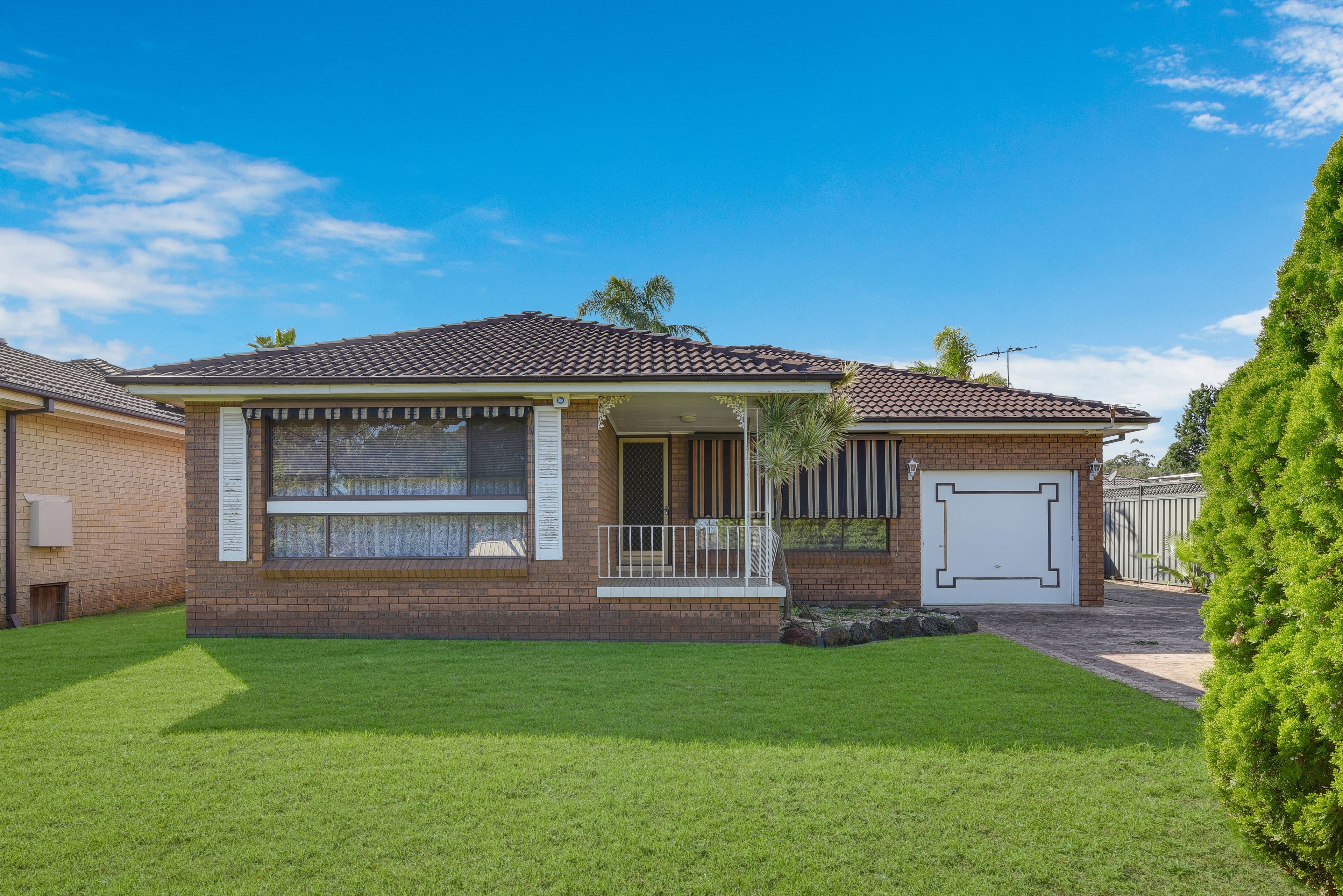 28 Pickett Avenue, Minto - Image 1