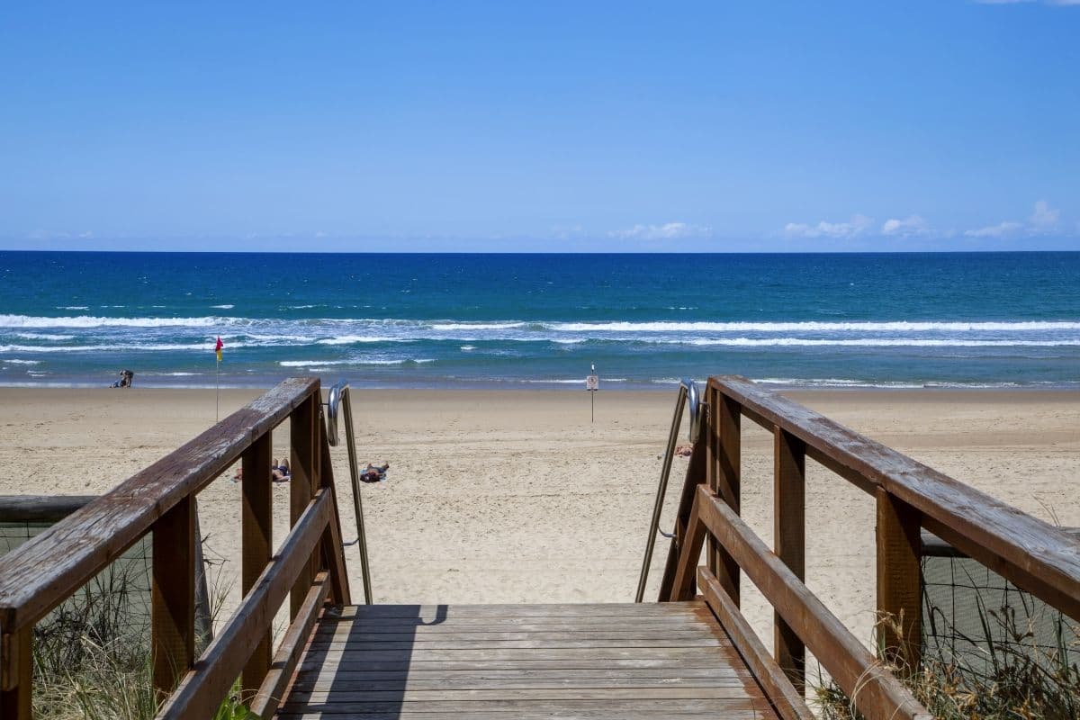 86 Dolphin Avenue, Mermaid Beach QLD 4218, Mermaid Beach - Thumbnail 2