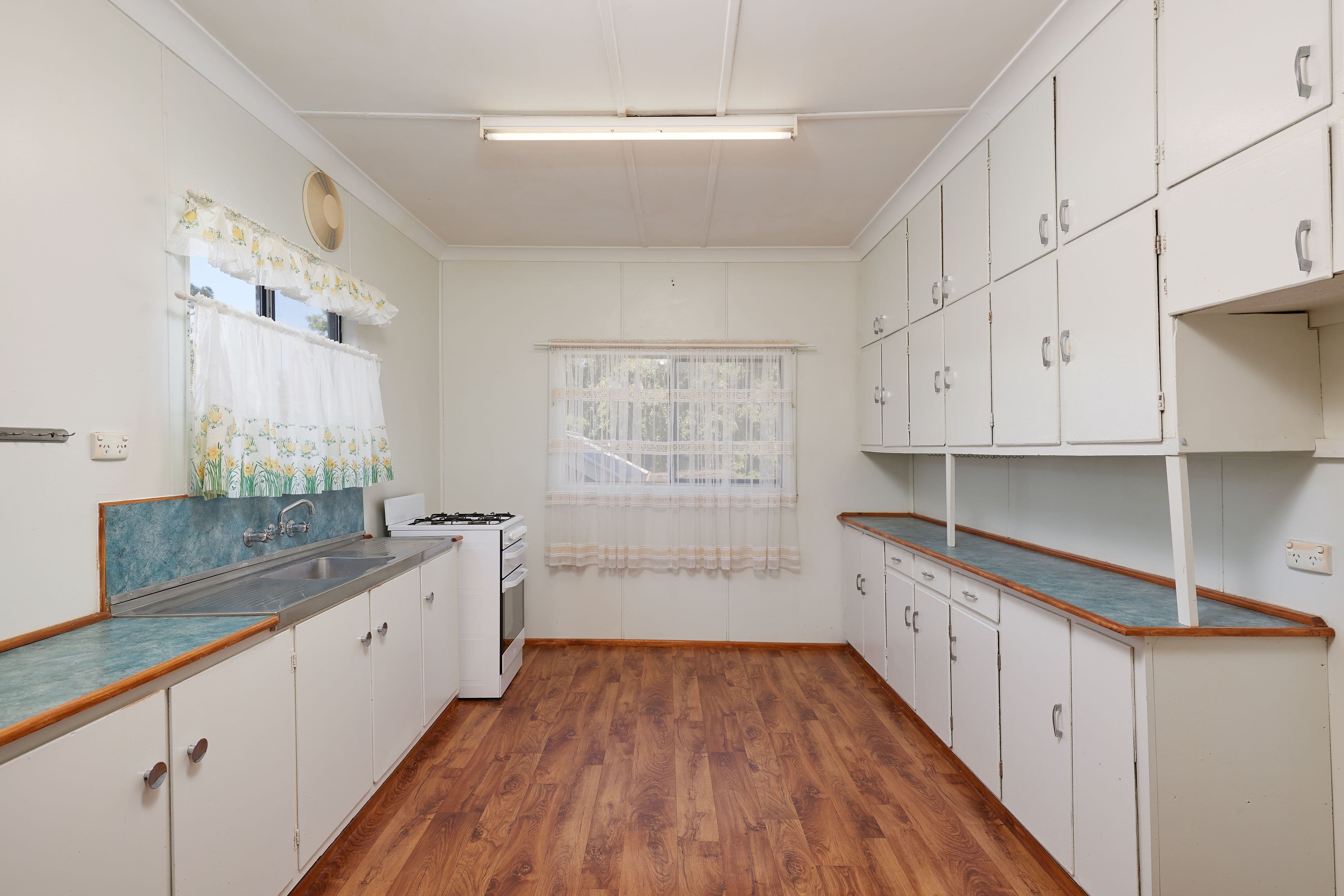 71 Junction Street, Junee NSW 2663, Junee - Thumbnail 3