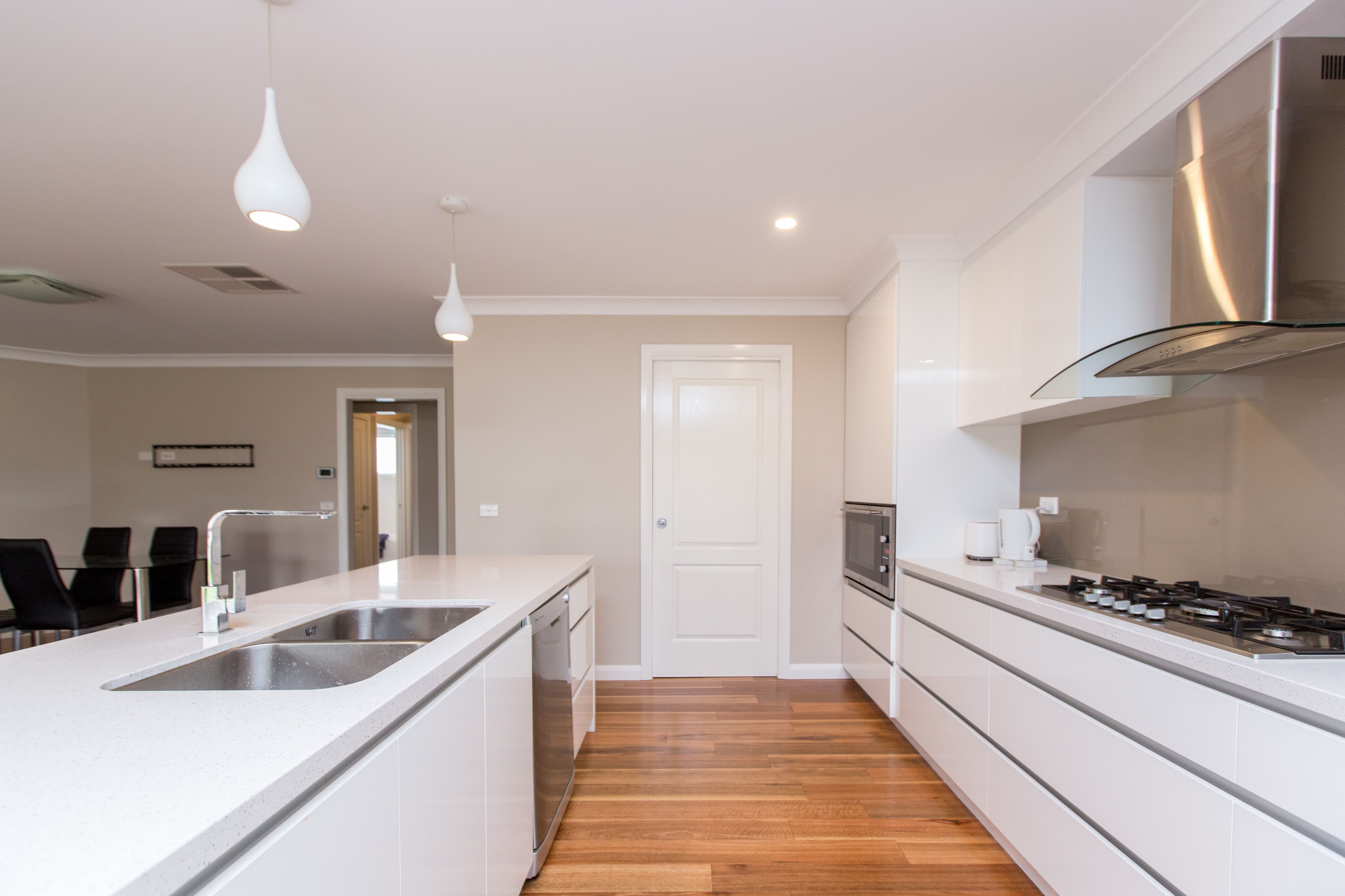 1 Whitten Avenue, Boorooma - Thumbnail 2