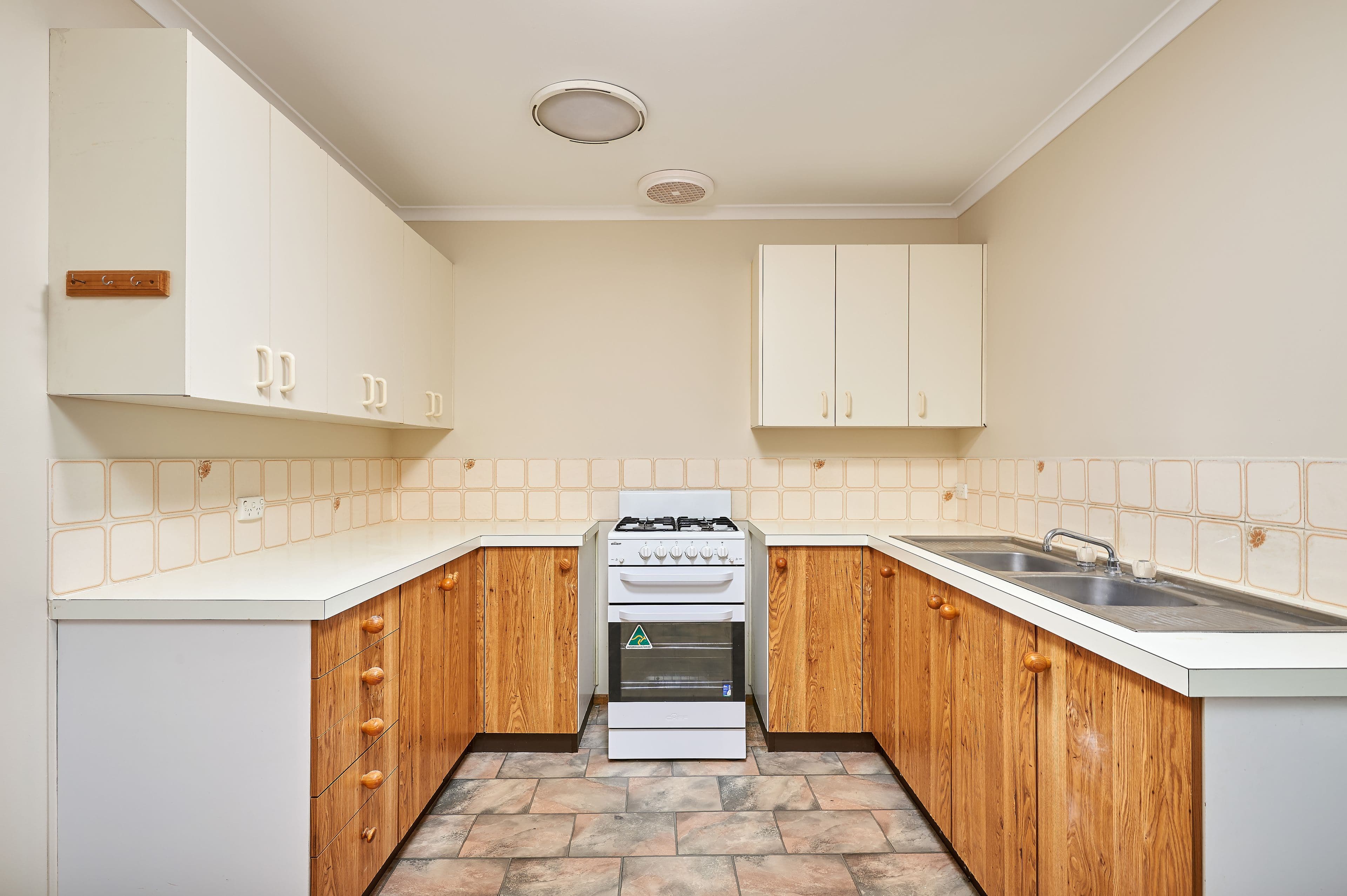 7 Goborra Street, Glenfield Park - Thumbnail 3