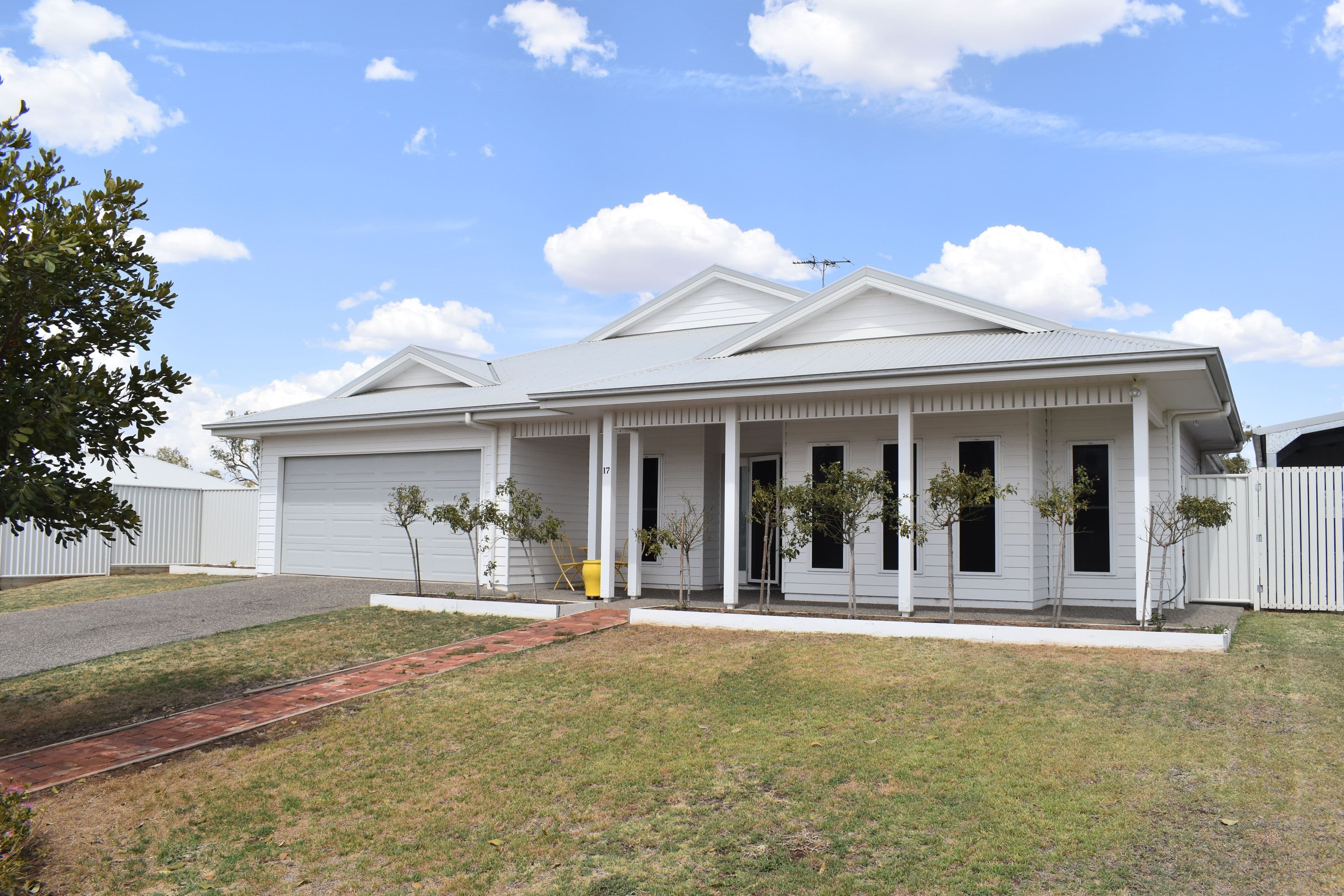 17 Longford, Emerald QLD 4720, Emerald - Image 1