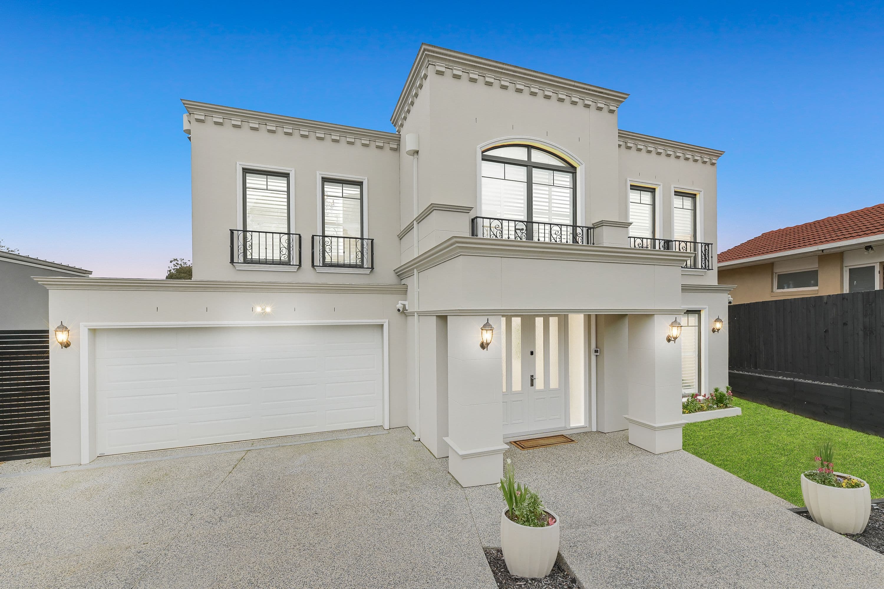 8 Castle Close, Glen Waverley VIC 3150, Glen Waverley - Thumbnail 2