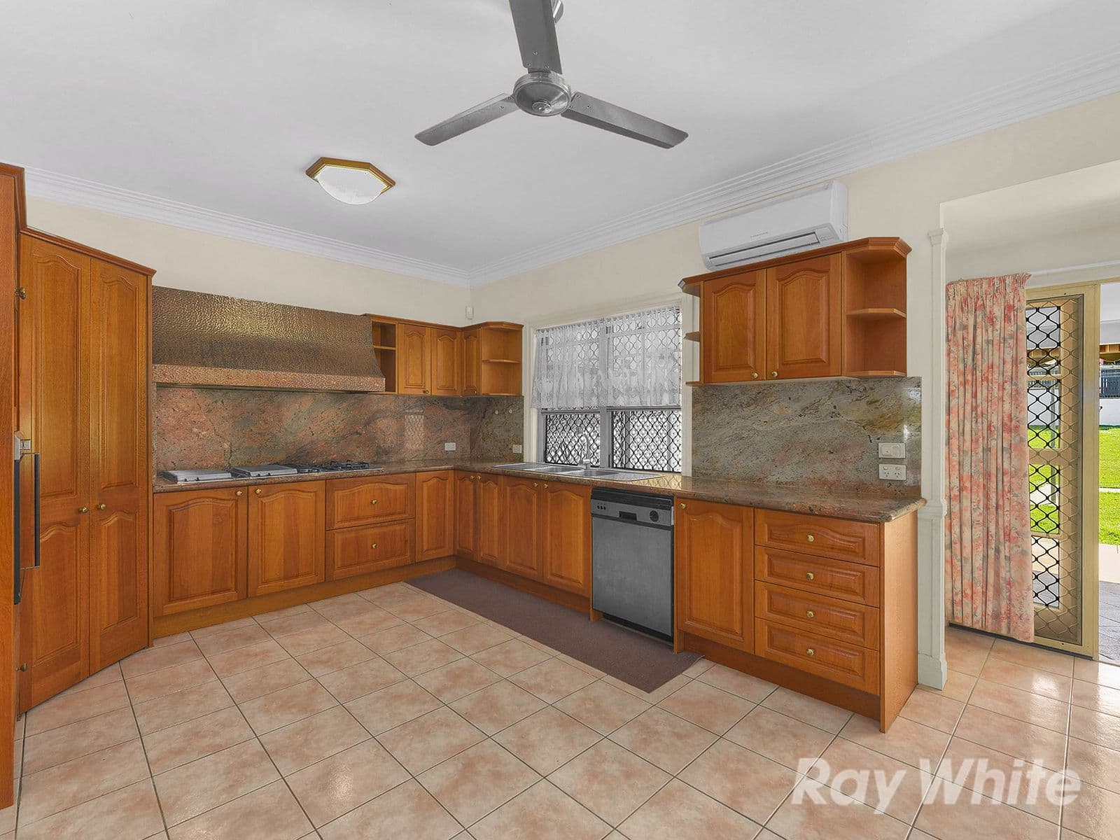 28 Enoggera Road, Newmarket QLD 4051, Newmarket - Thumbnail 3