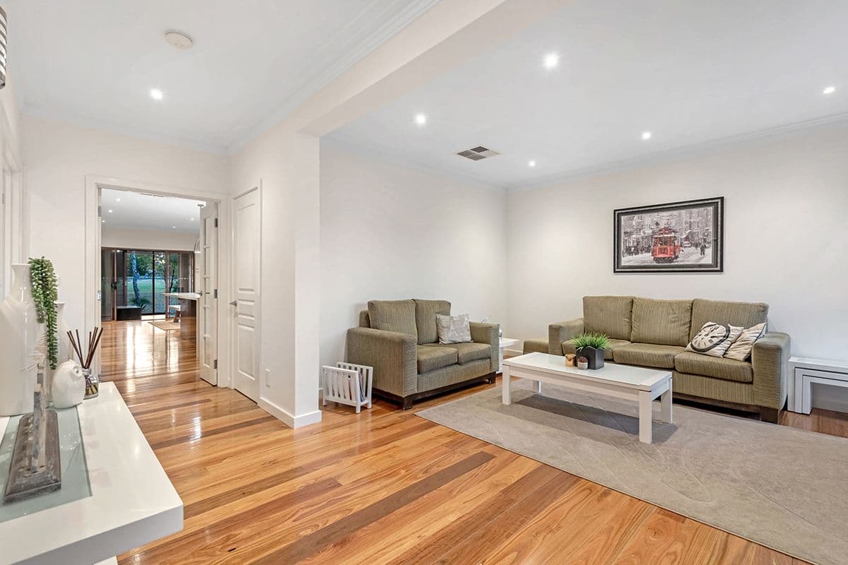 12 Swansea Court, Craigieburn VIC 3064, Craigieburn - Thumbnail 2