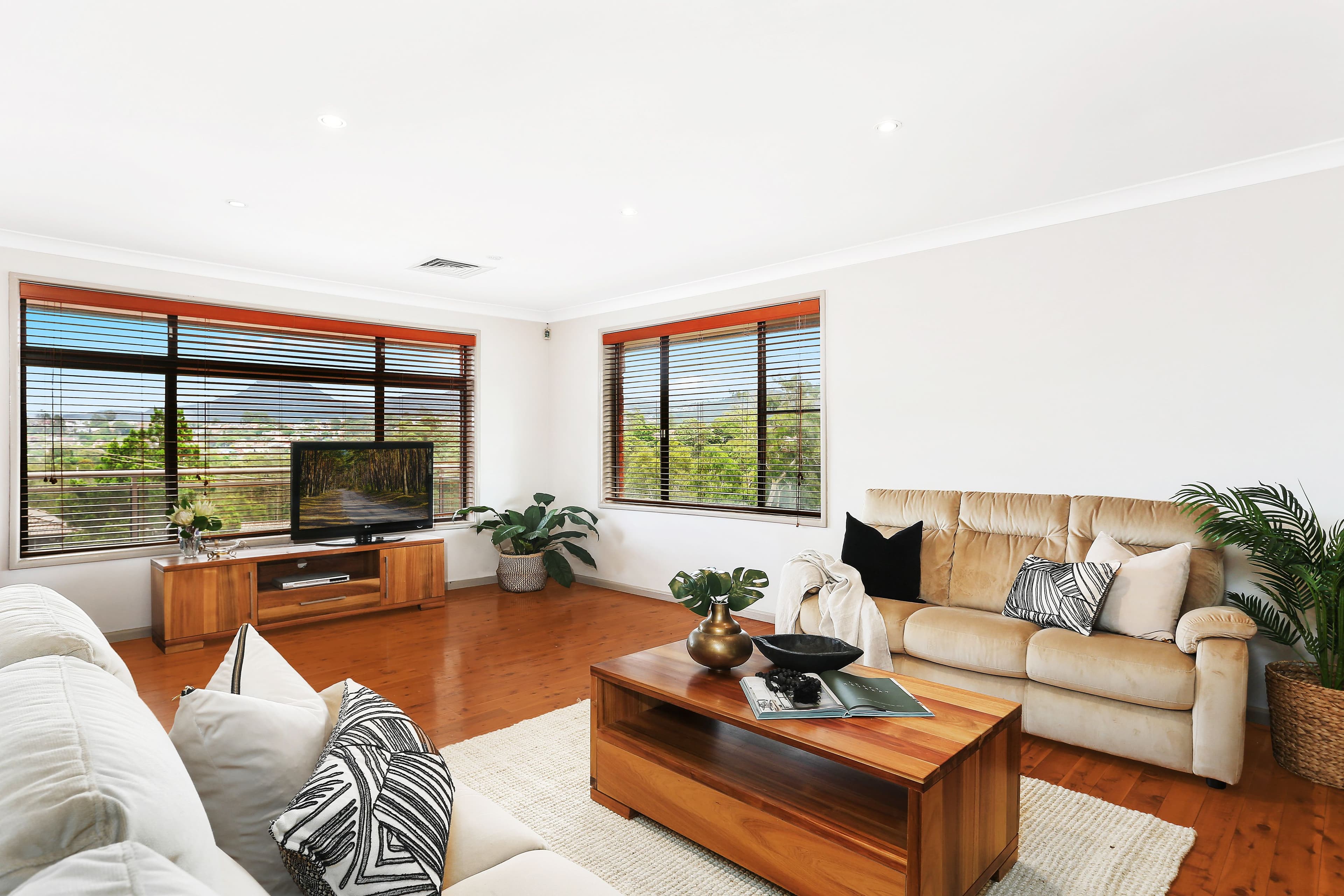 19 McAndrew Crescent, Mangerton NSW 2500, Mangerton - Thumbnail 3
