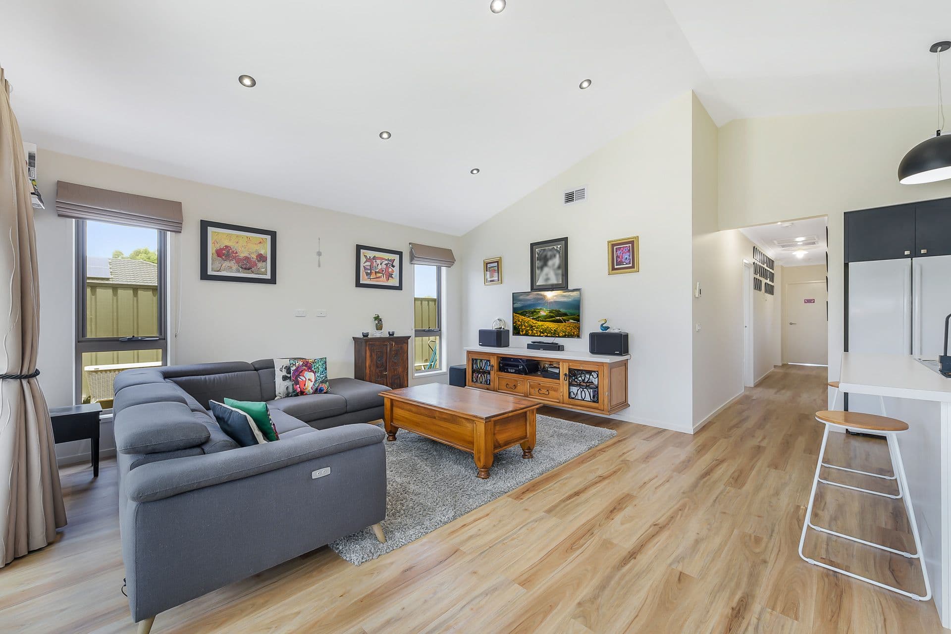 1 Comtois Lane, Clyde North VIC 3978, Clyde North - Thumbnail 8