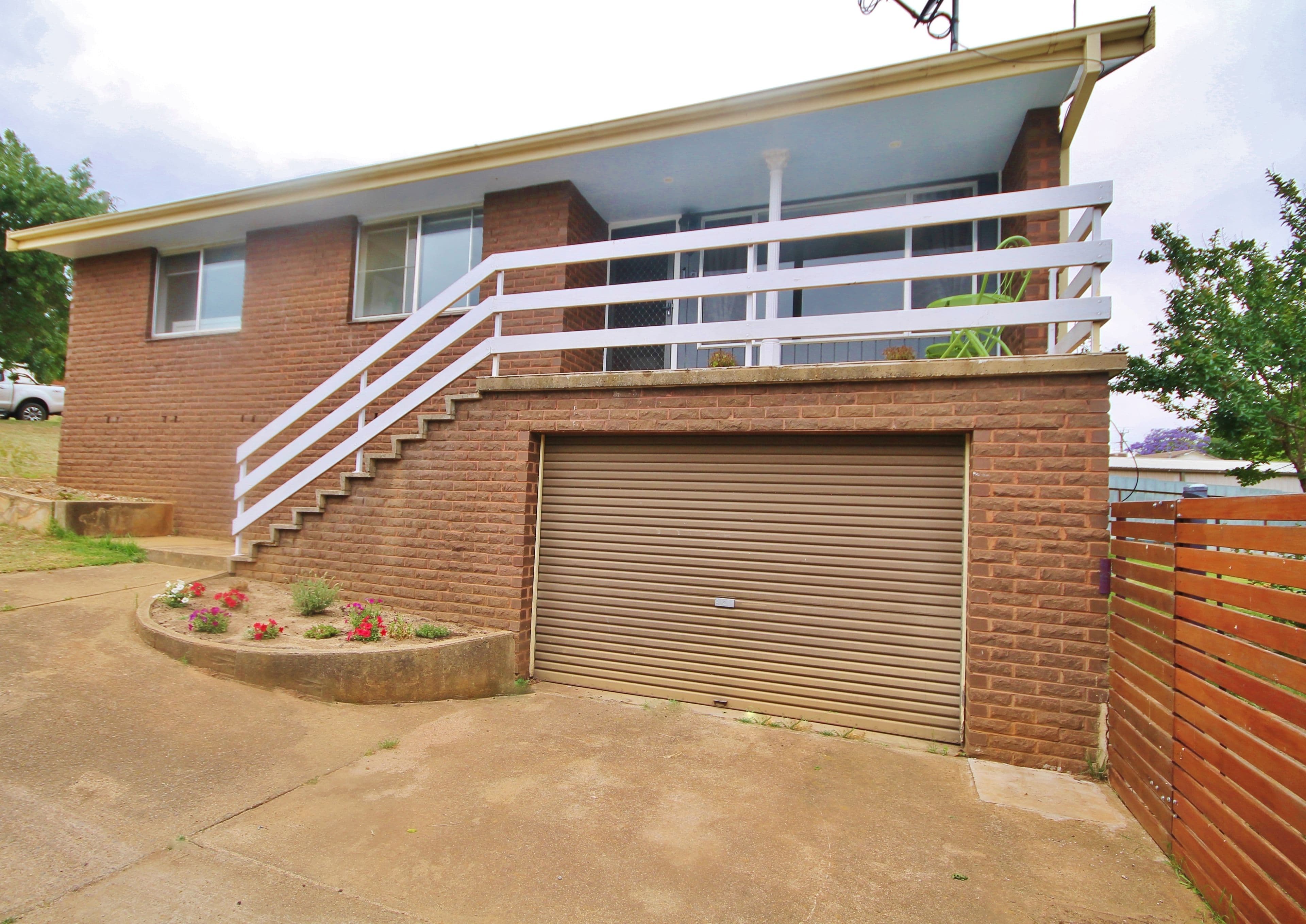 12 Barwang Street, Young - Image 1