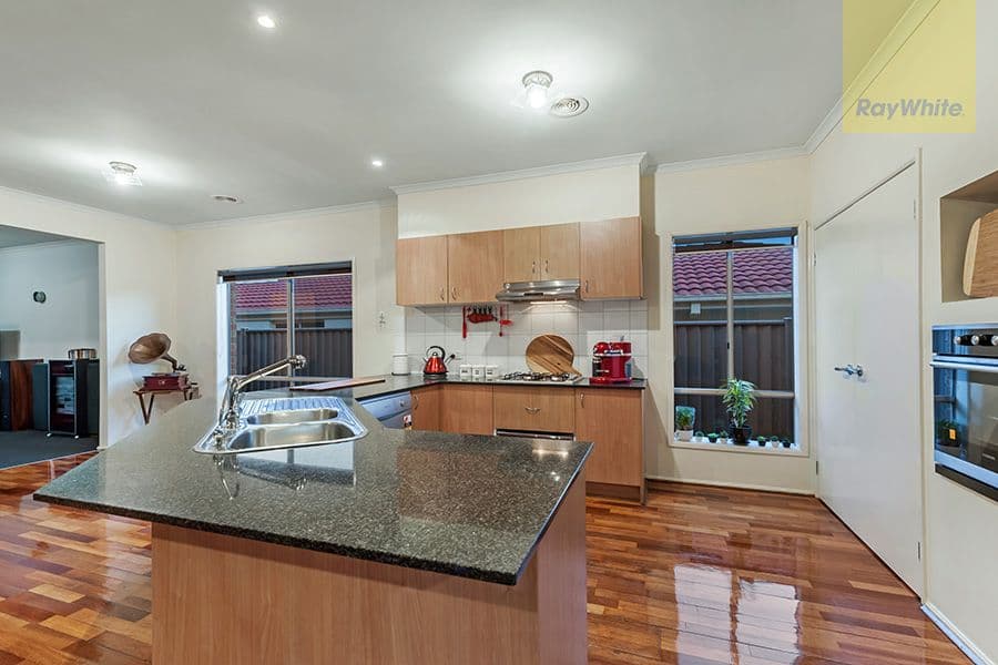13 Creighton Way, Craigieburn VIC 3064, Craigieburn - Thumbnail 4